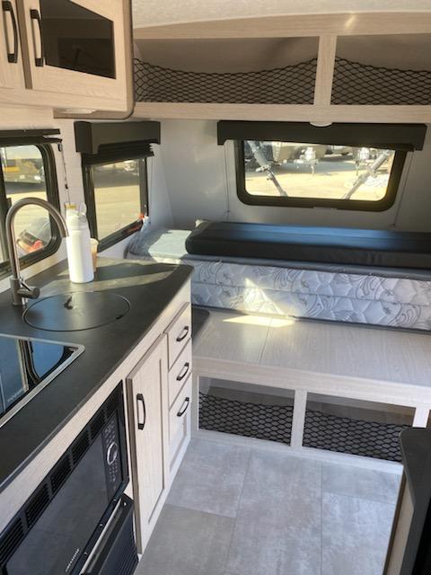 Primary bed. Coachmen Apex Tera 2021