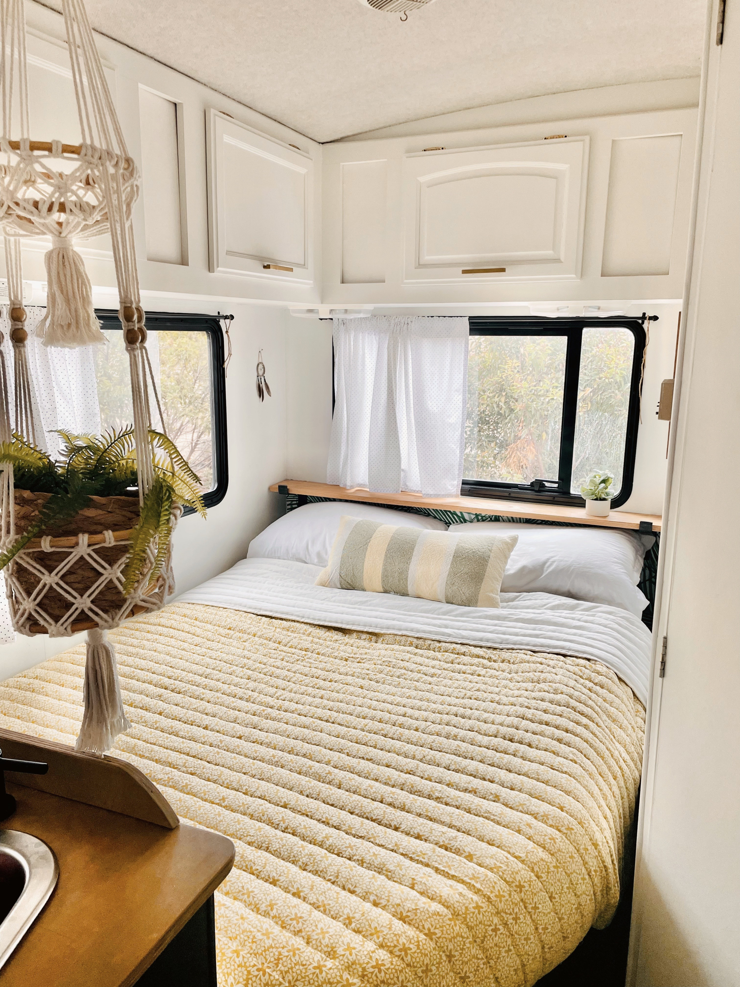 Full Bed. Ford Tioga 1997