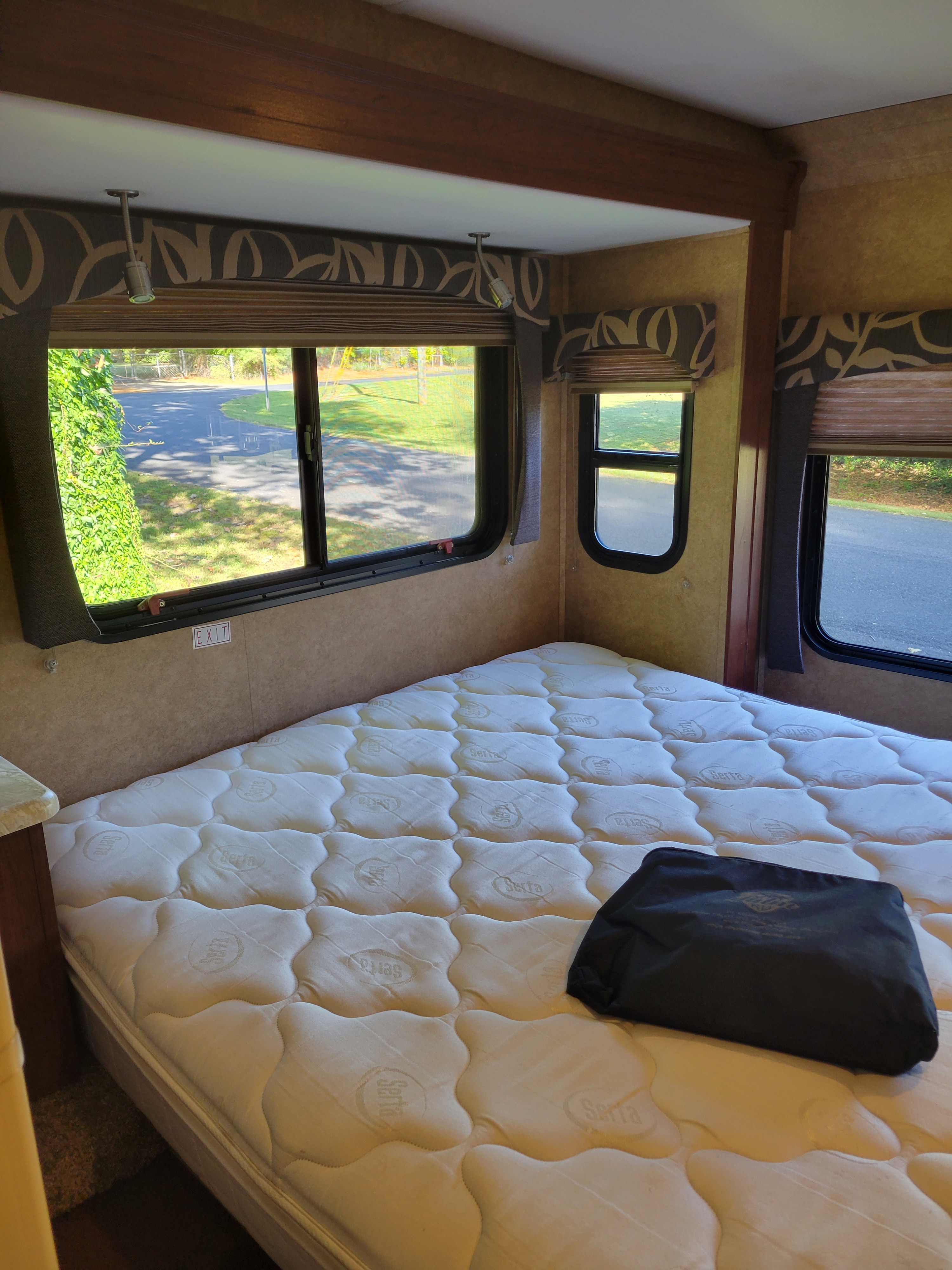 Another view of the master queen bed.. Forest River Forester 3011DS 2015