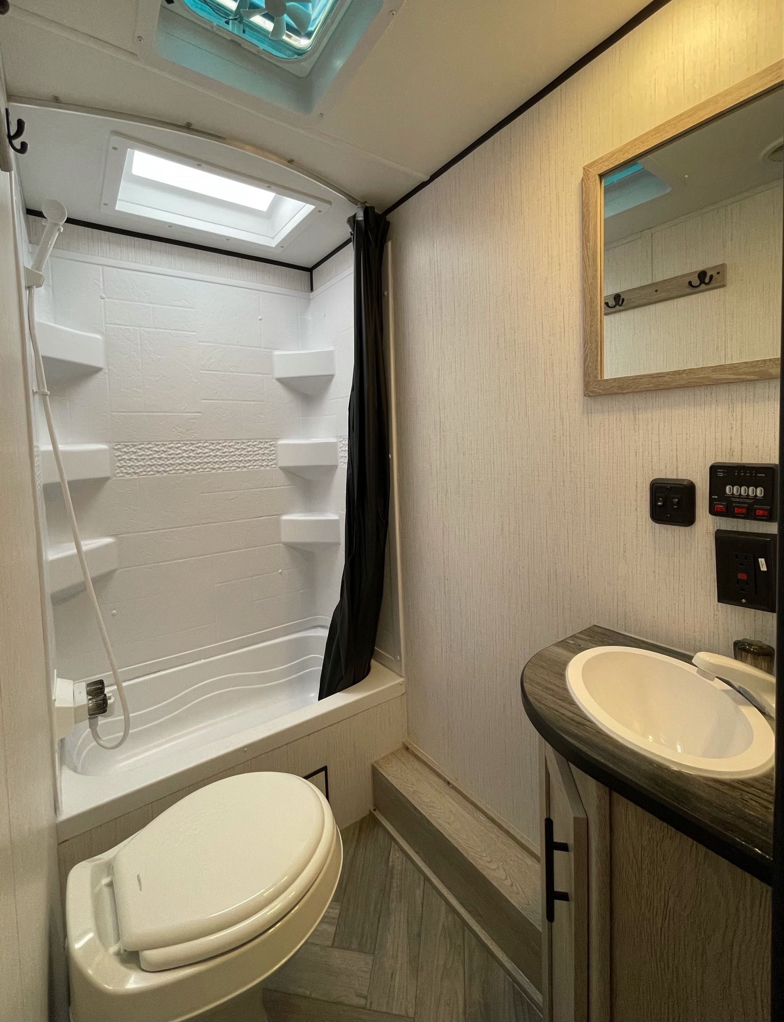 Travel trailer RV Rental 