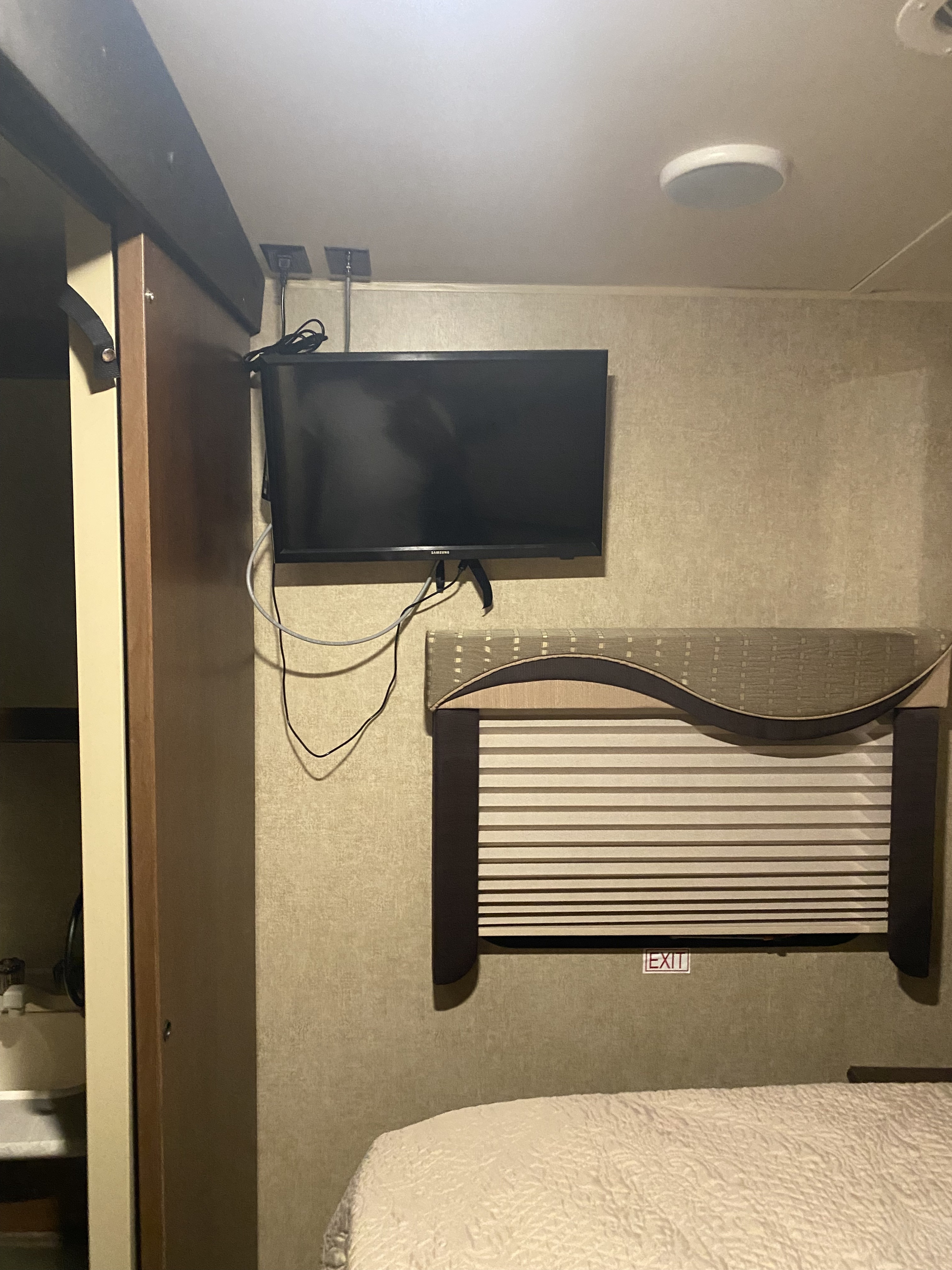 Master Bed TV. Jayco Eagle 2015