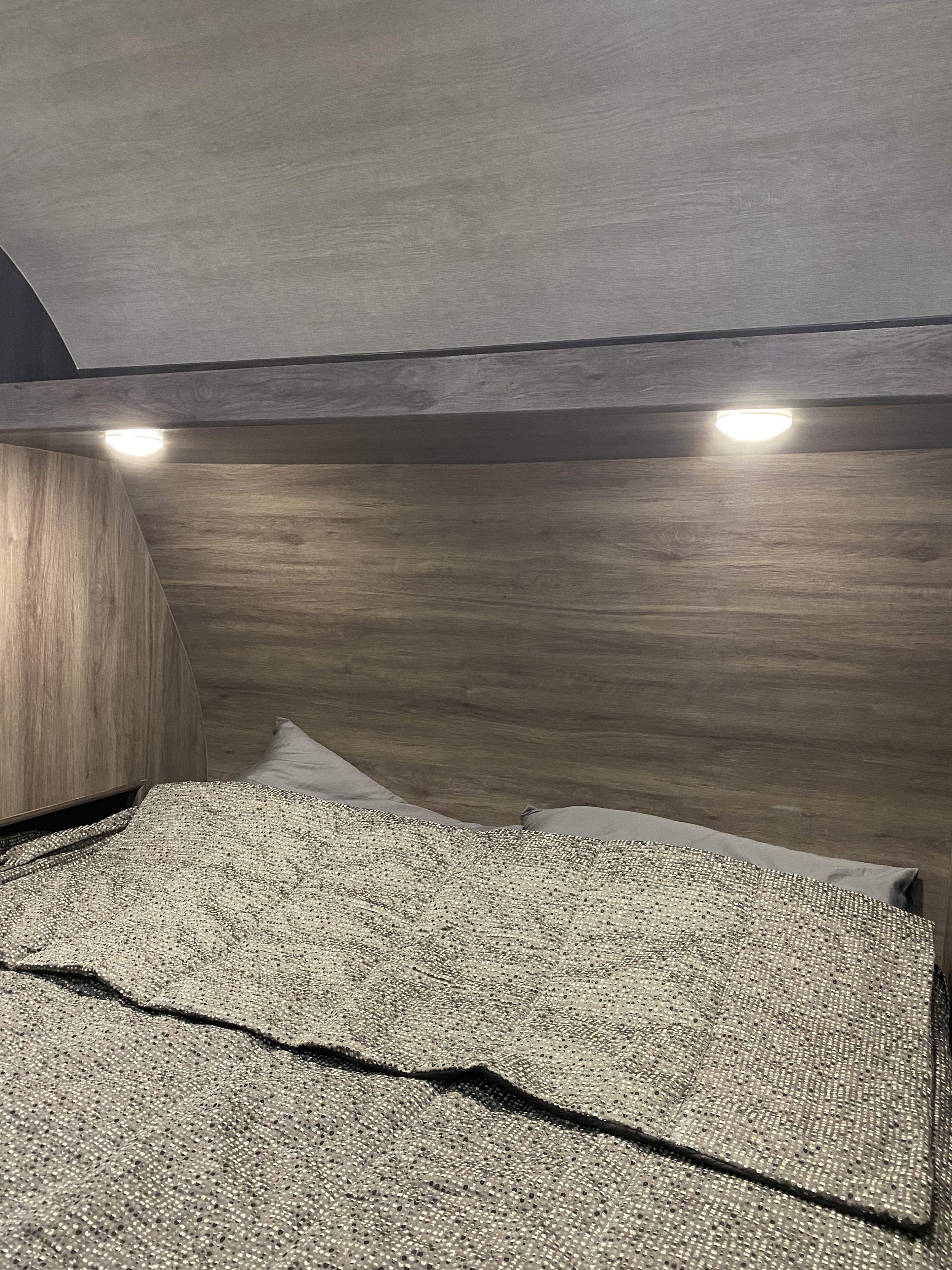 Night lights over the master bed. . Genesis Supreme Rv Genesis Supreme 2022