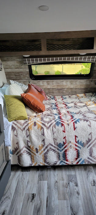 Main bed, this queen size bed will be ready for you to relax . Venture Sonic Lite 2022