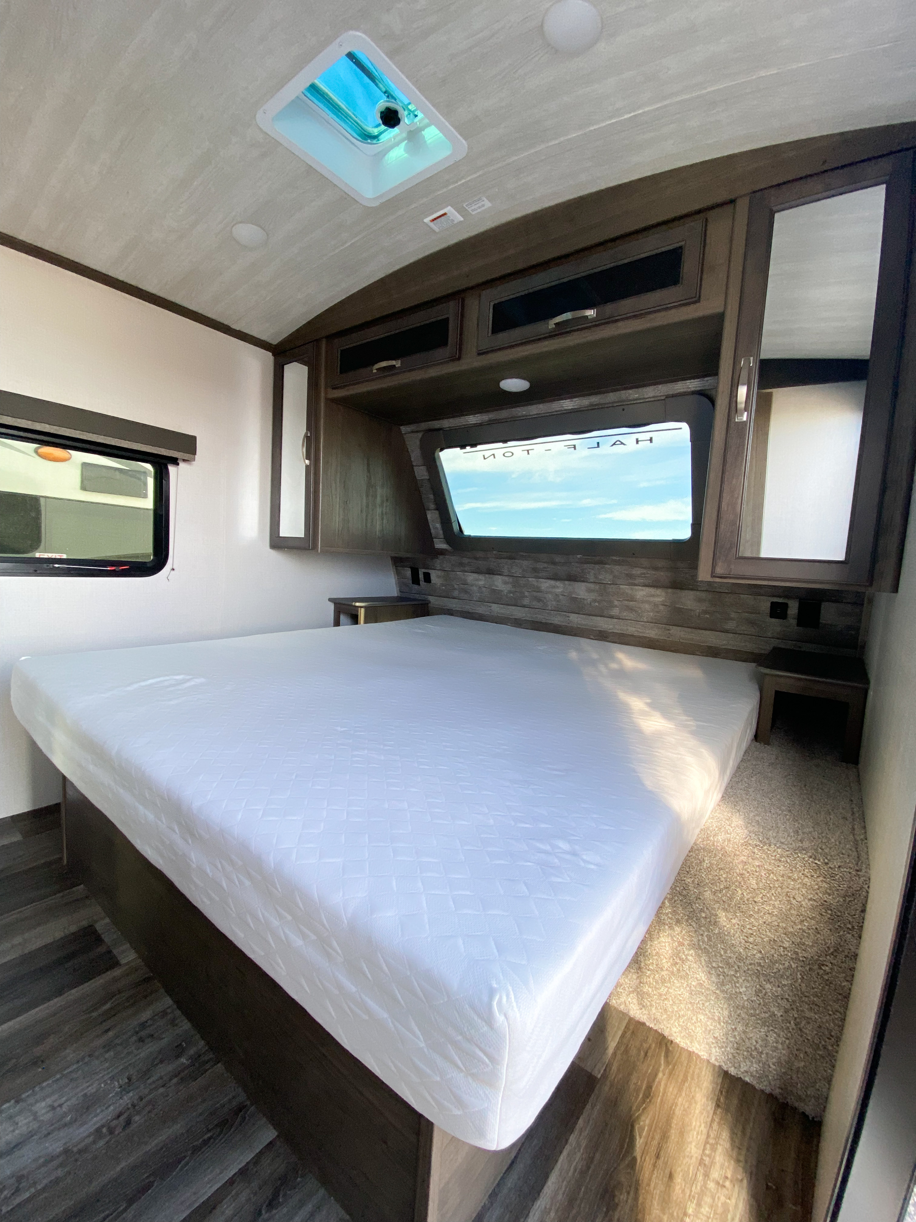 This will normally have a really cute comforter and sheets with all the throw pillows and blankets. I just forgot to bring them with me.... Keystone RV Cougar 2021