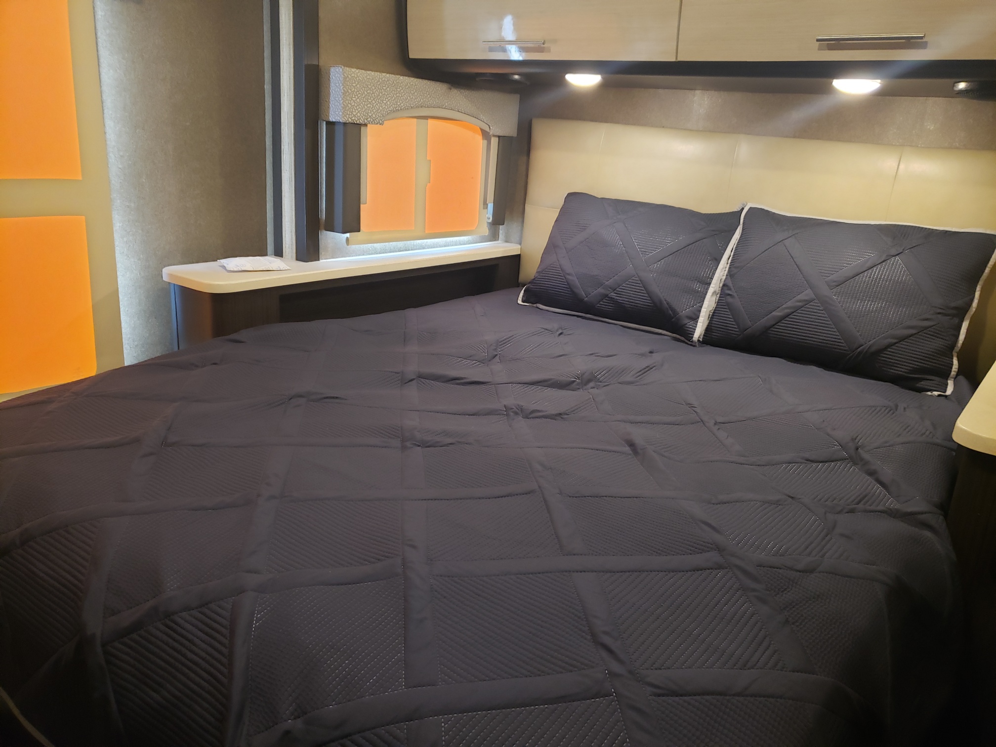 Queen bed with 2 side tables. Two closets to hang clothes and three drawers available.. Thor Vegas 2018