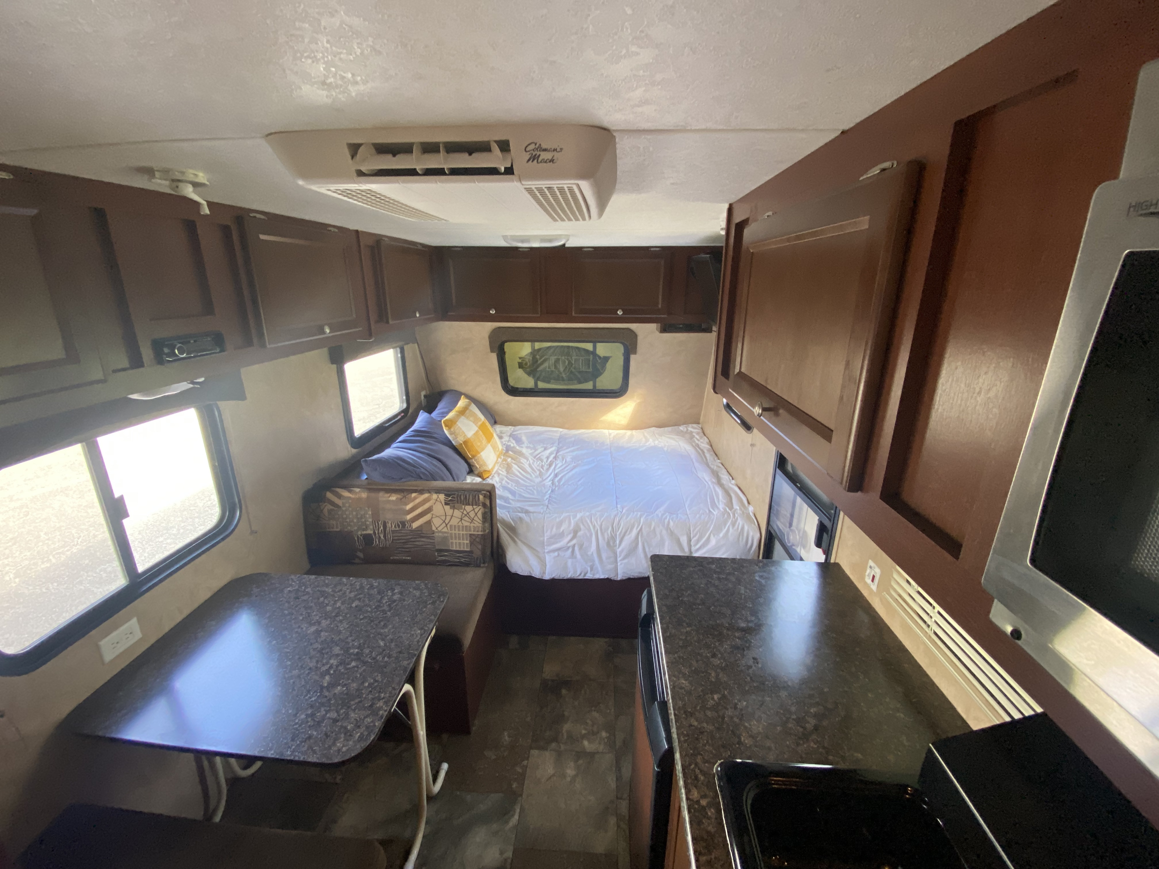 Full Tempur pedic mattress and a dinette. Forest River Viking 2015