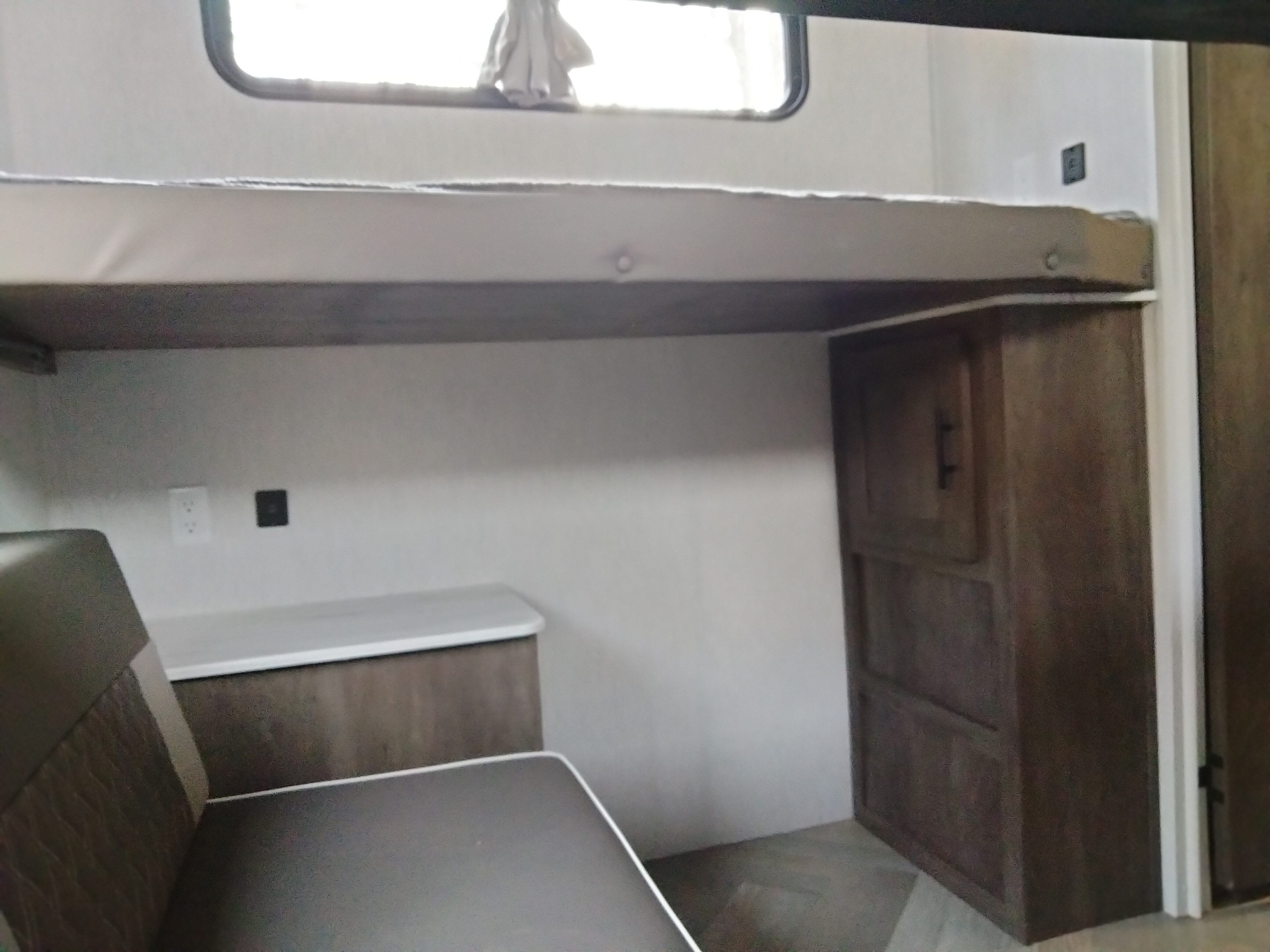 Kids quarters. Forest River 28vbxl 2022