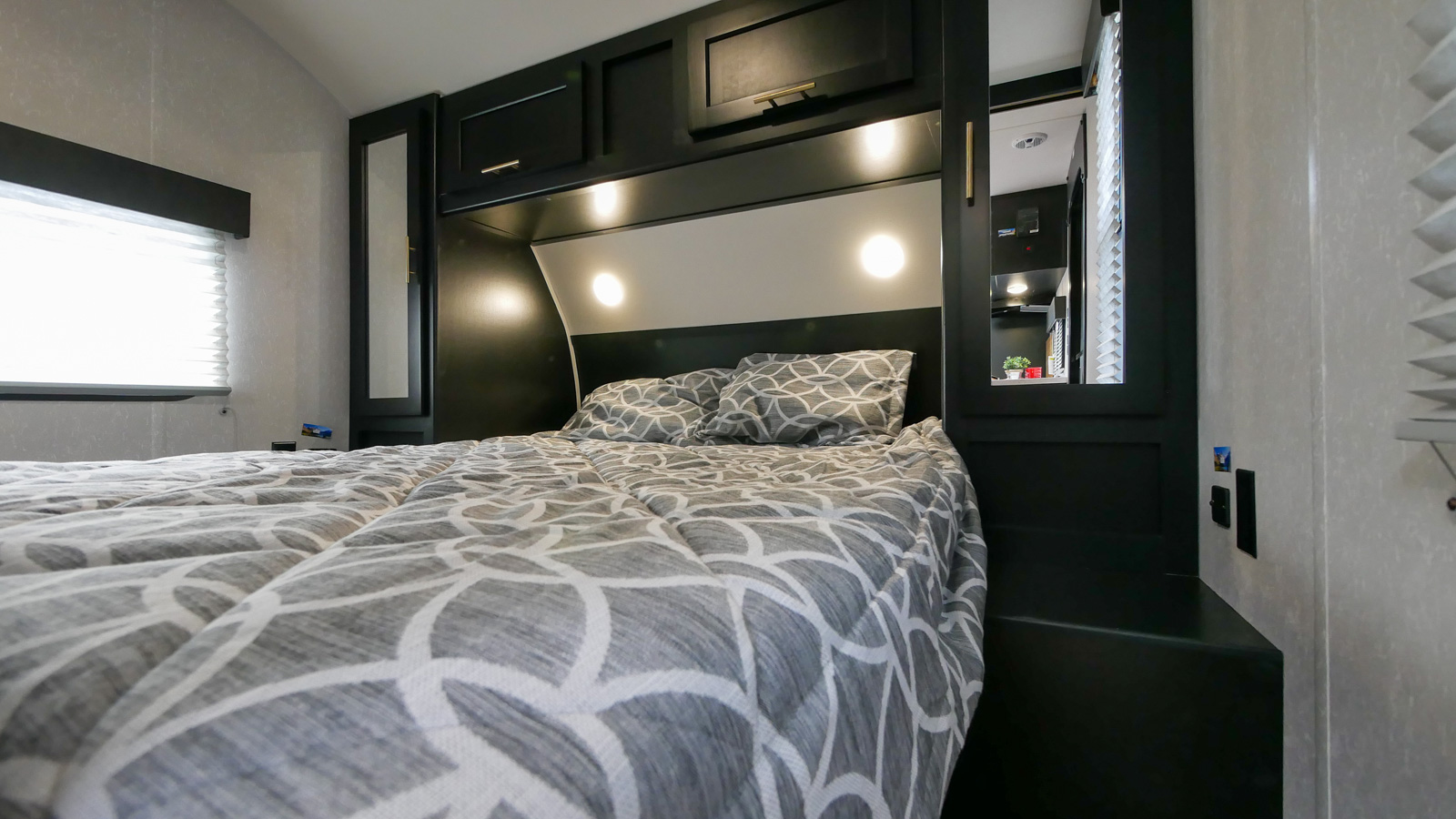 Forest River Cherokee Grey Wolf 2022