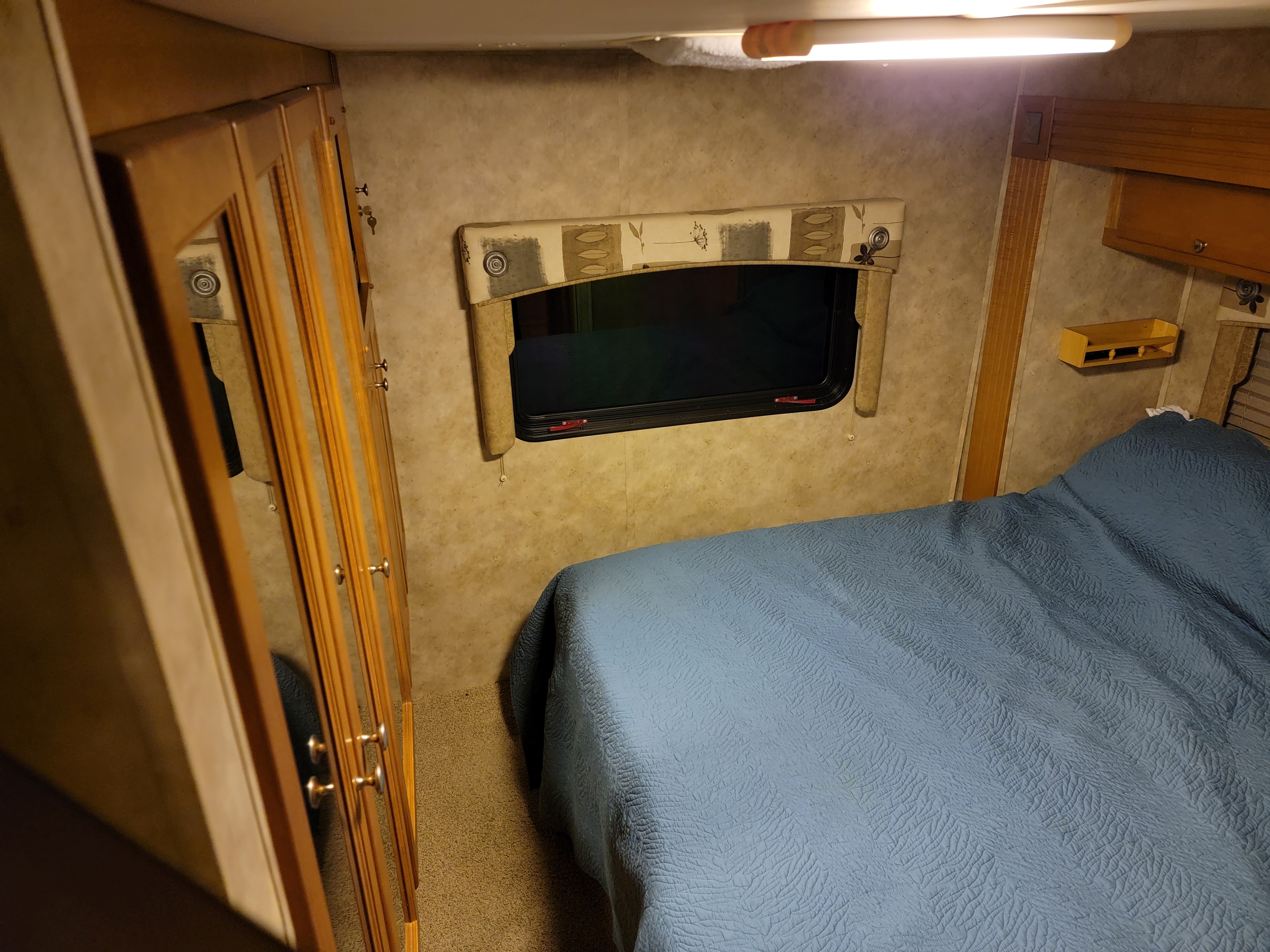 Ultra comfortable queen memory foam bed in rear bedroom.. Gulf Stream B Touring Cruiser 2008