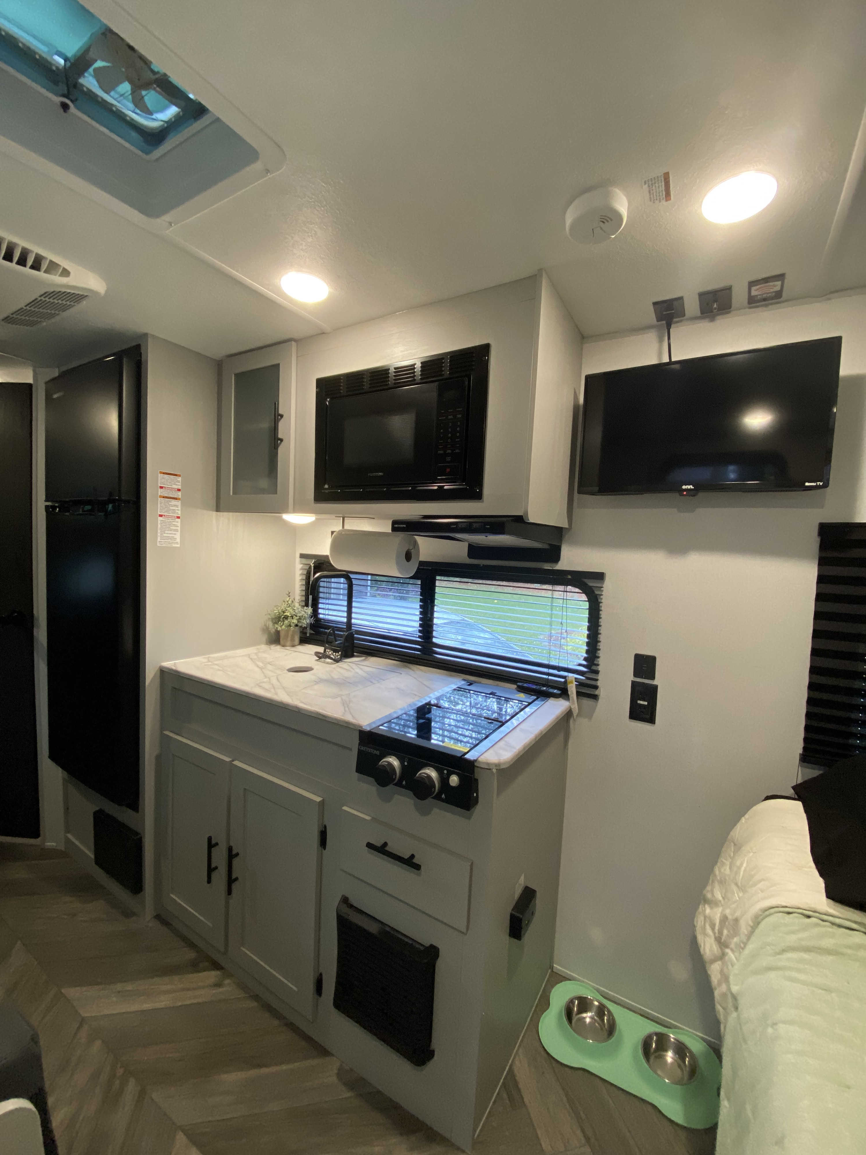 Travel trailer RV Rental 