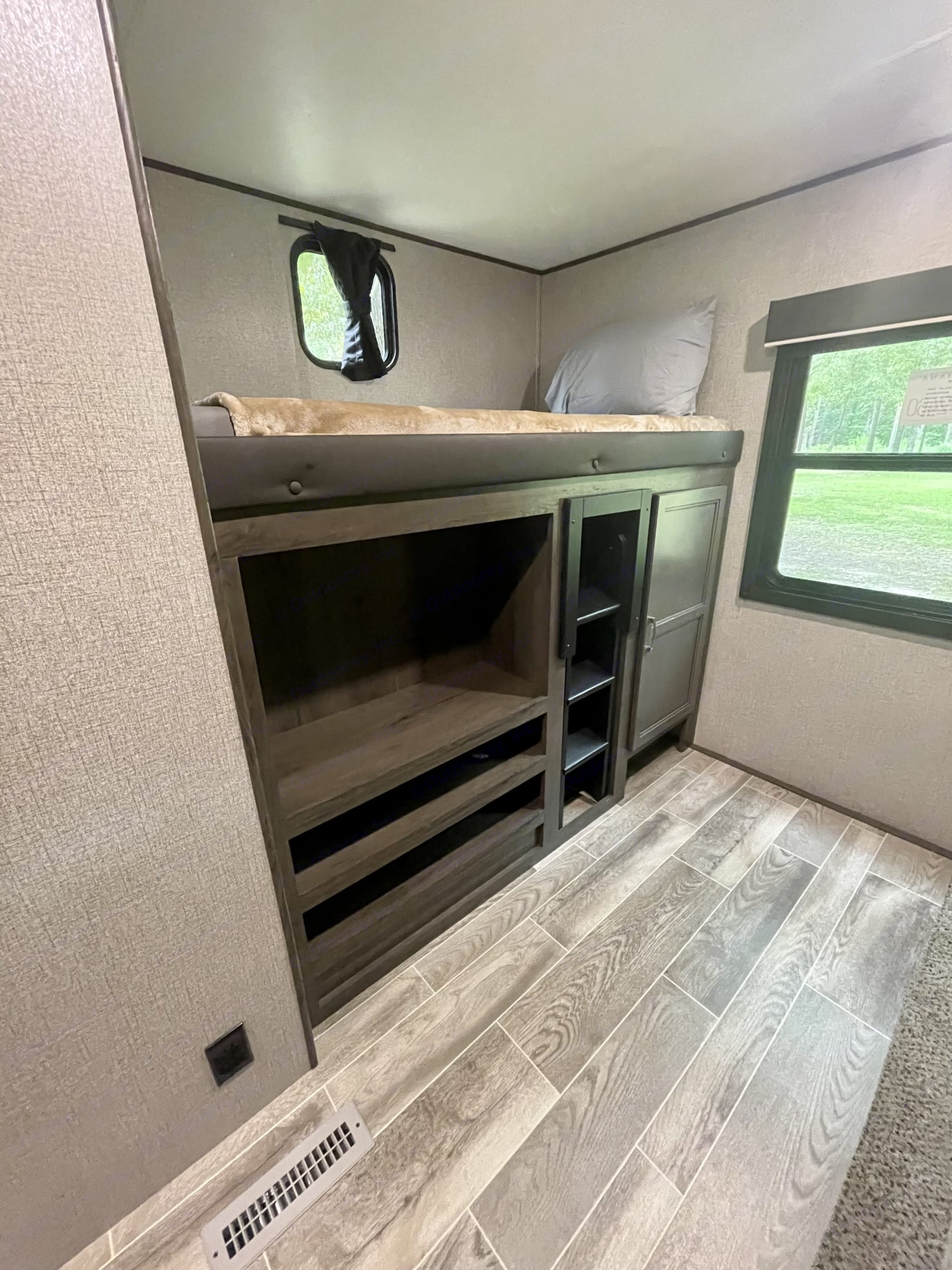 Travel trailer RV Rental 