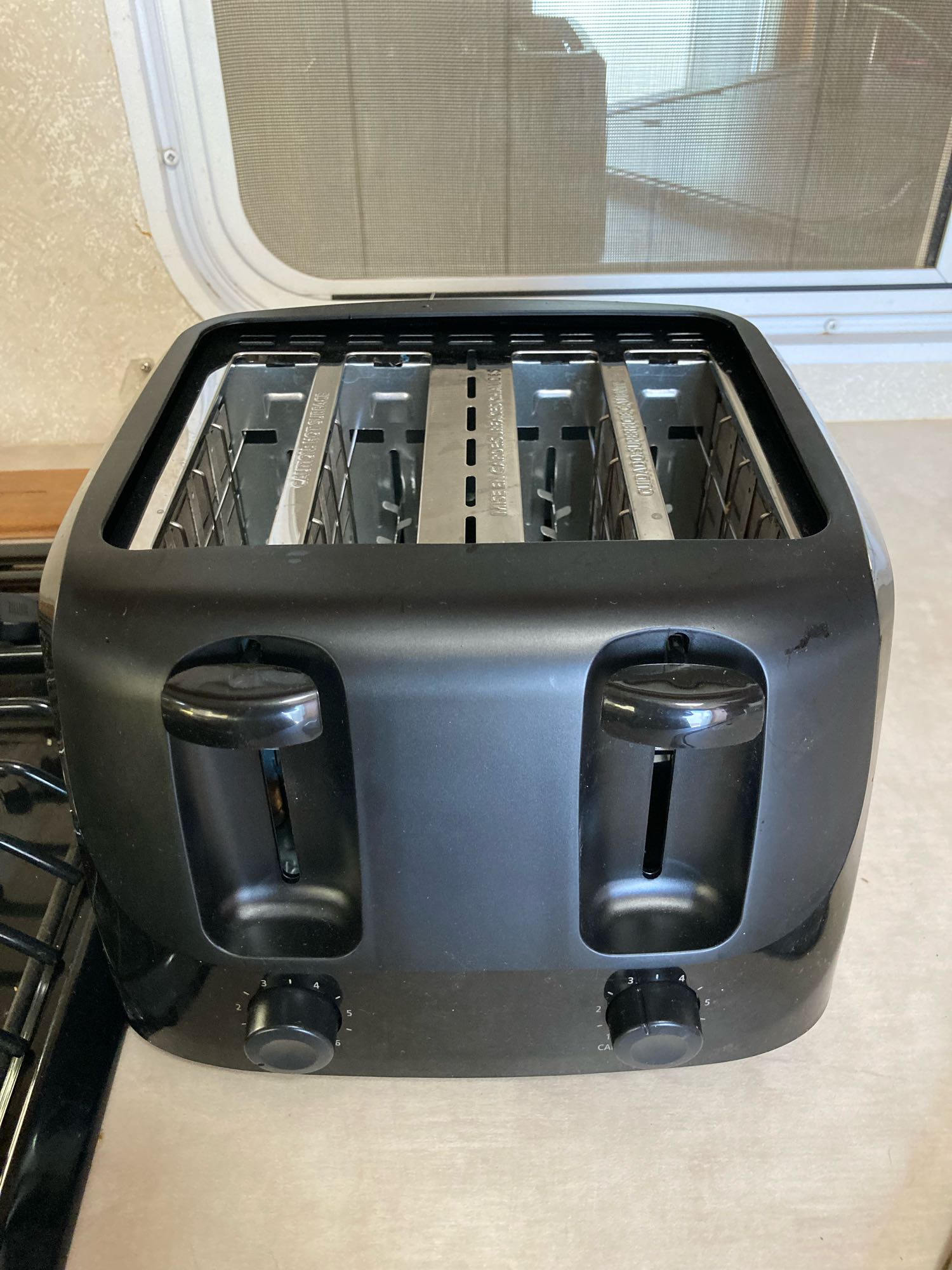  BLACK+DECKER TR1478BD 4-Slice Toaster, Black: Home