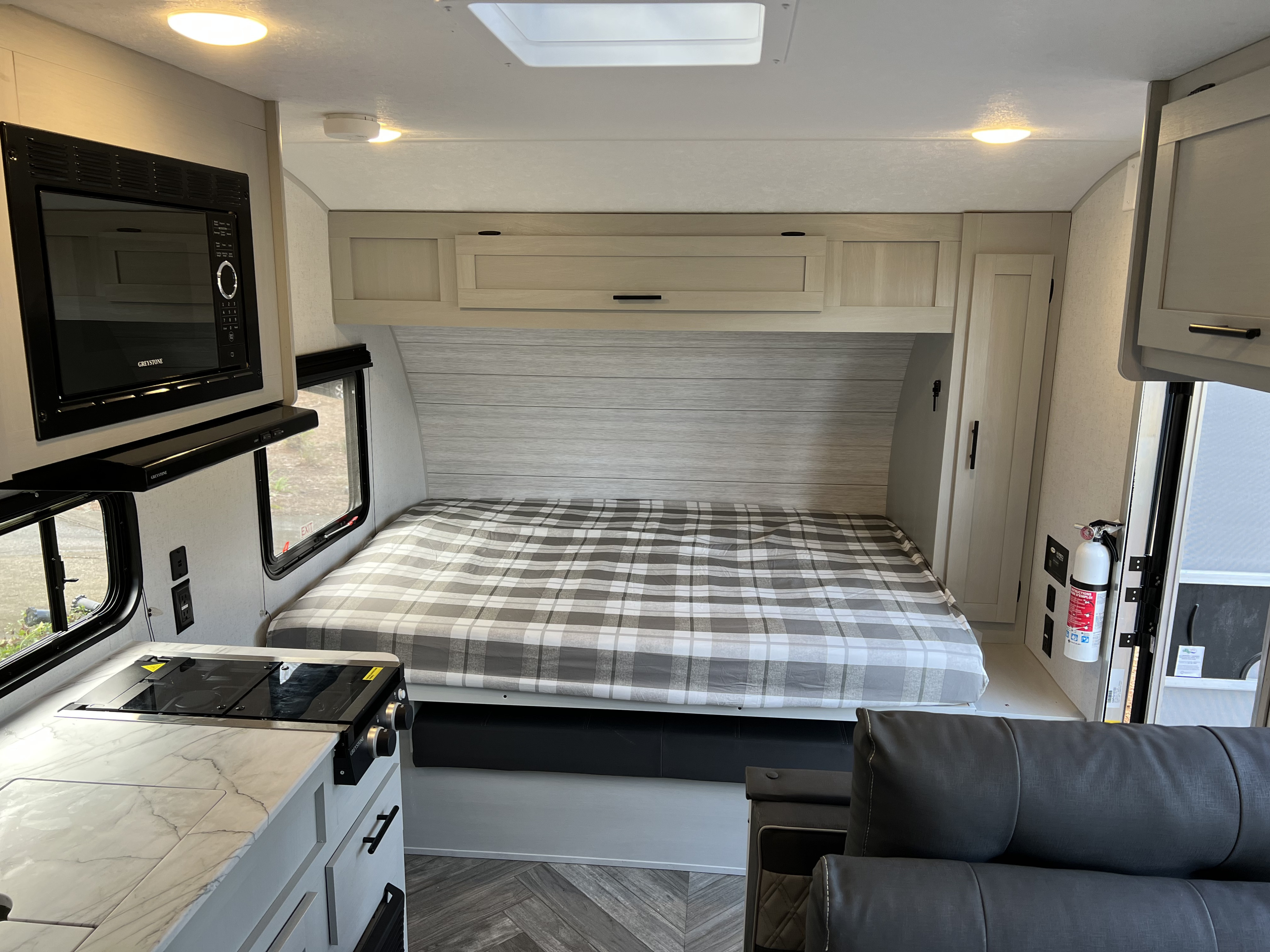 Queen size murphy bed. Forest River Other 2022