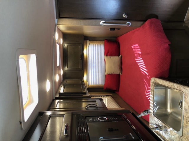 Cozy area with USB and power for your phone and laptops.. Thor Freedom Elite 2018