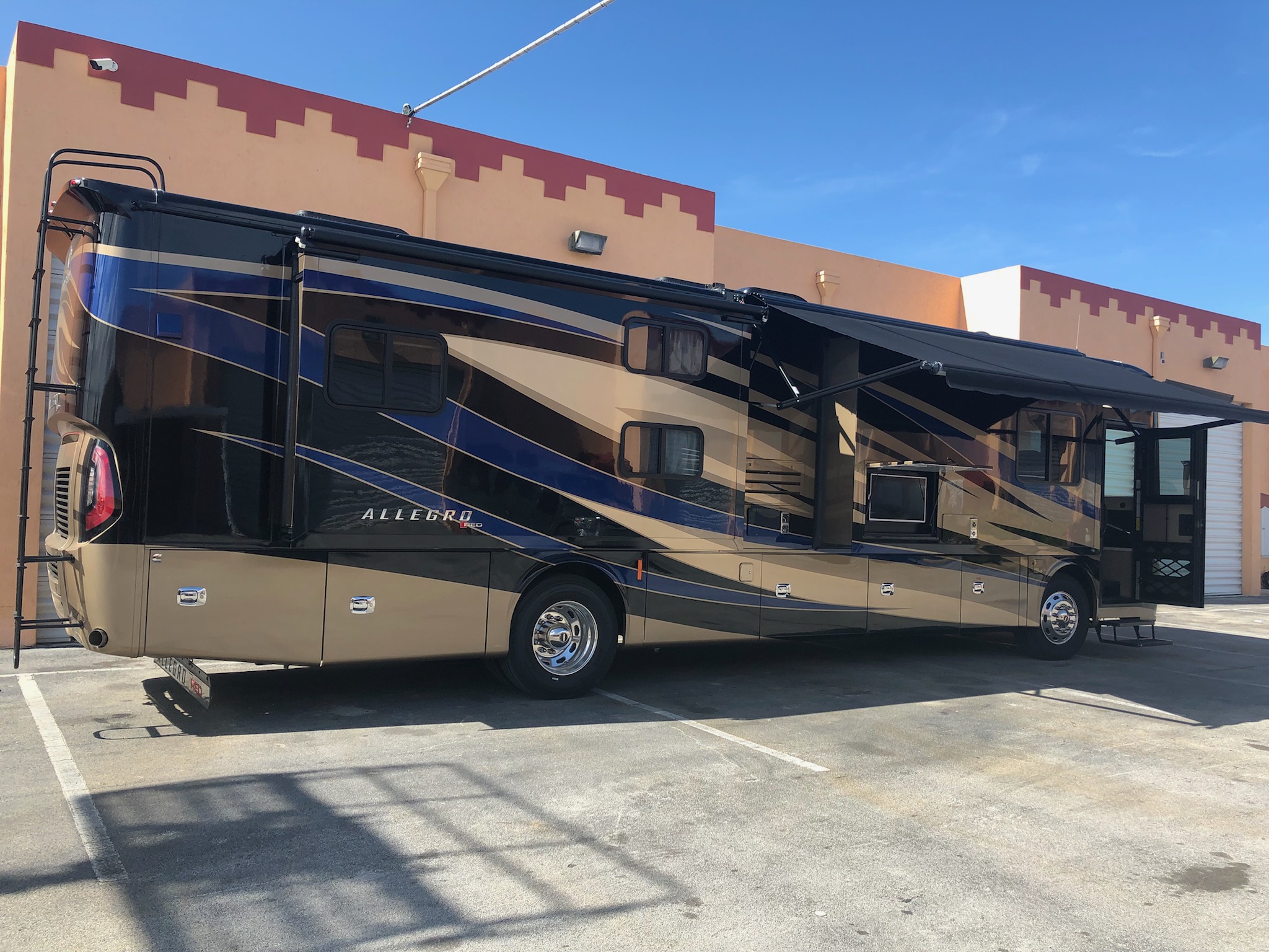 Picture of 2018 Tiffin Motorhomes Allegro