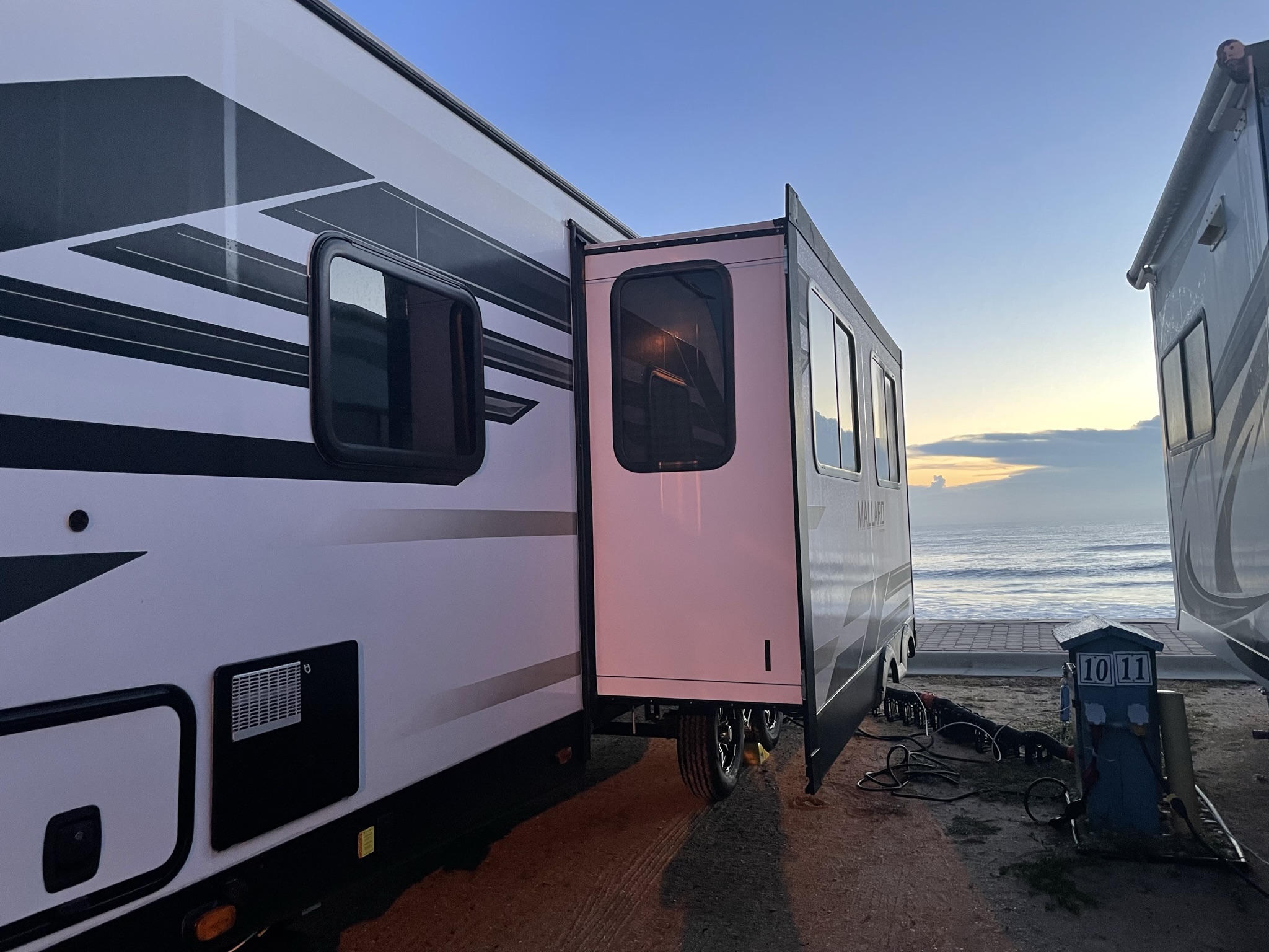 Travel trailer RV Rental 