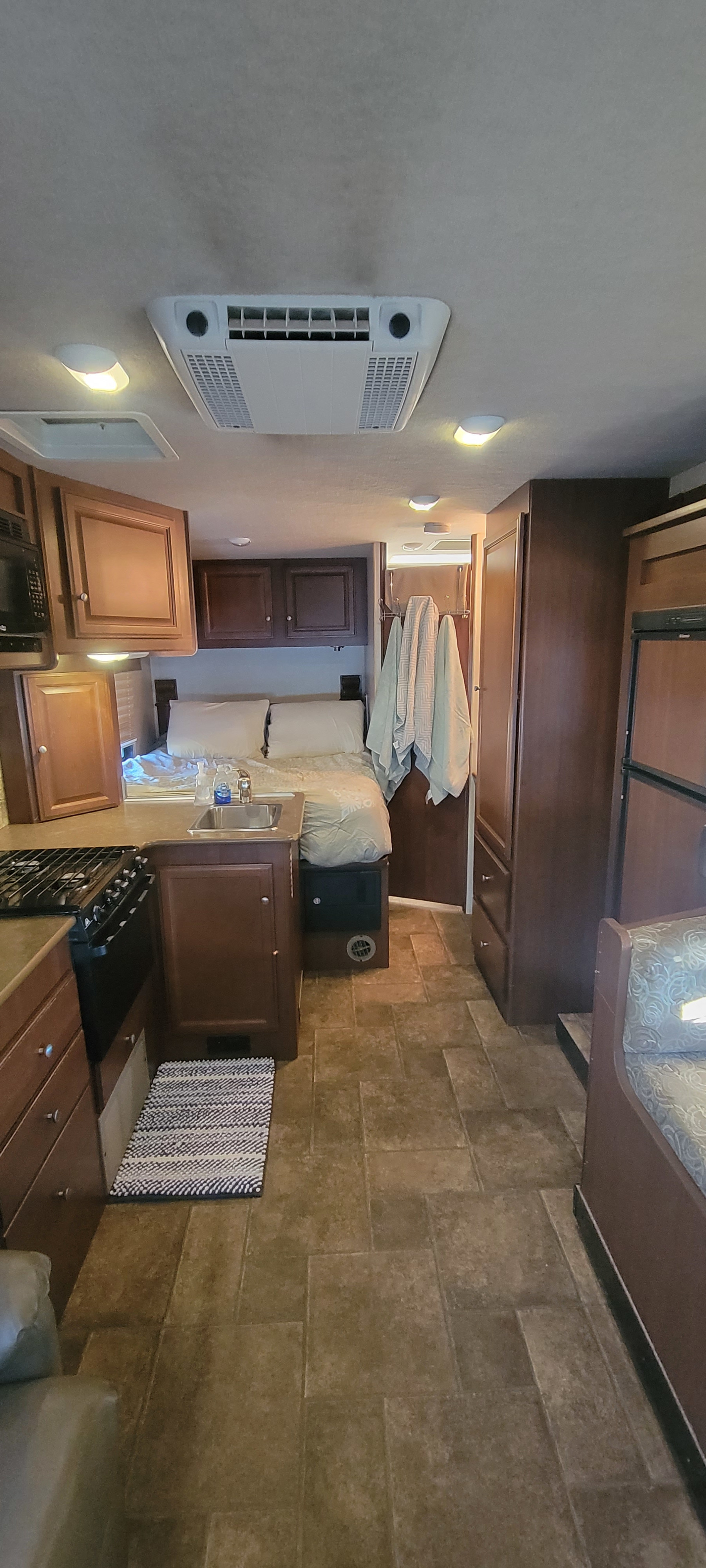 Fleetwood Jamboree Searcher 2014