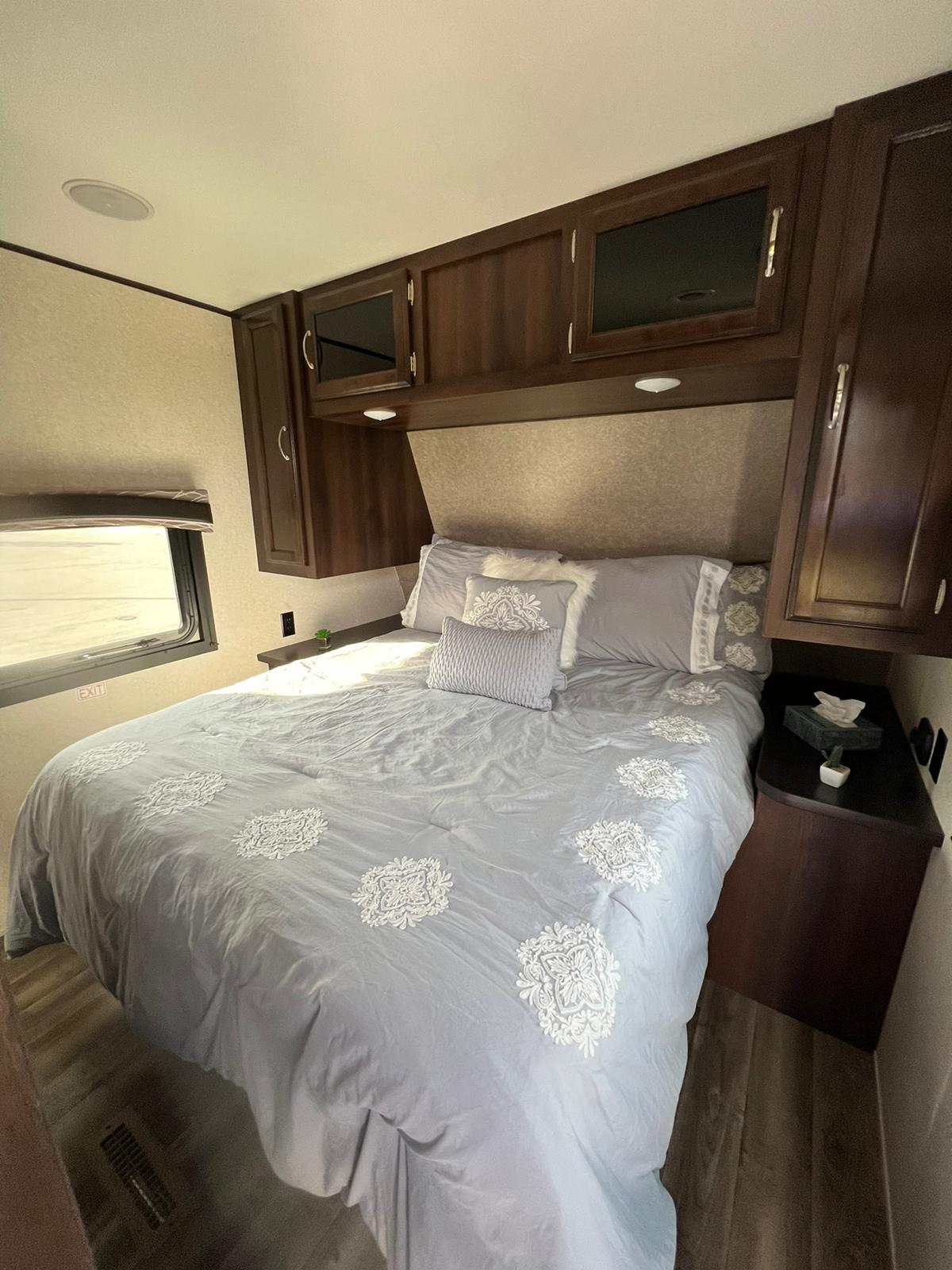 Travel trailer RV Rental 