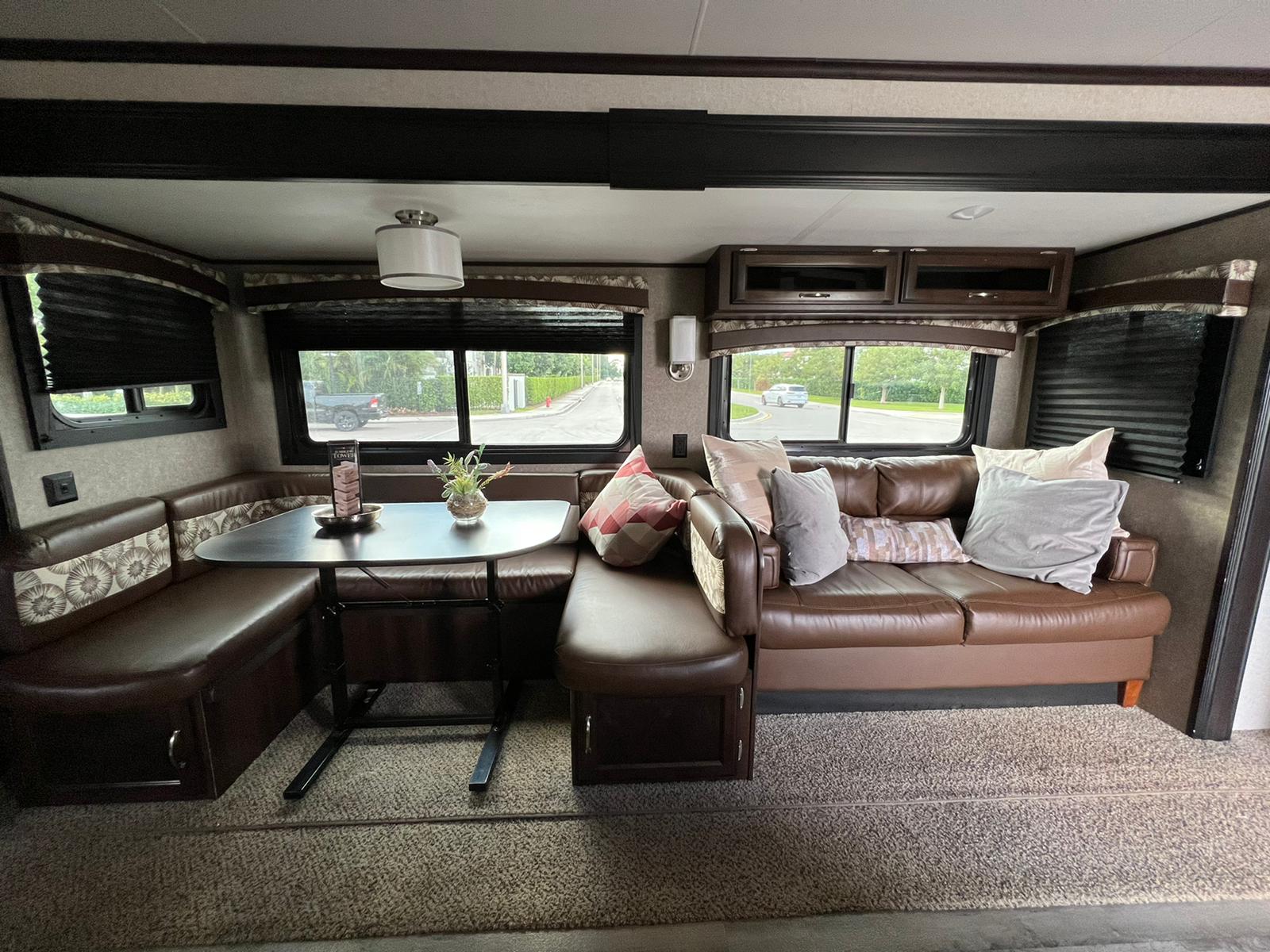 Travel trailer RV Rental 