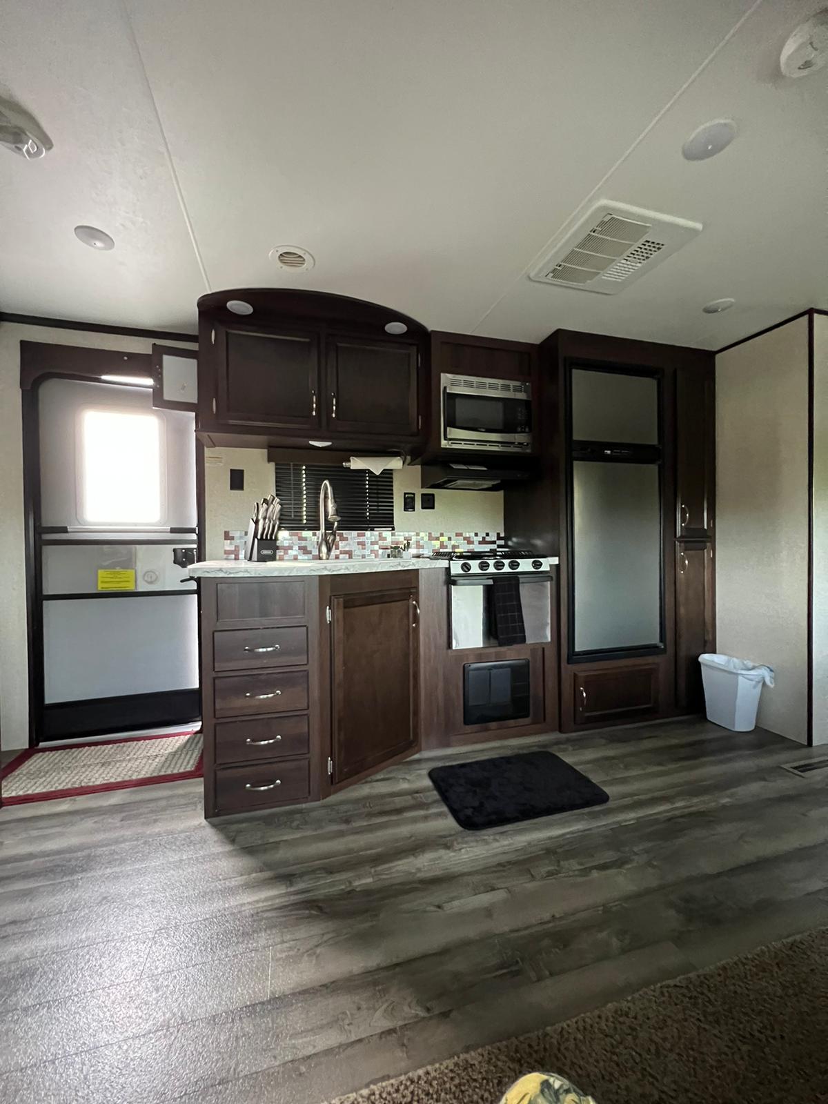 Travel trailer RV Rental 