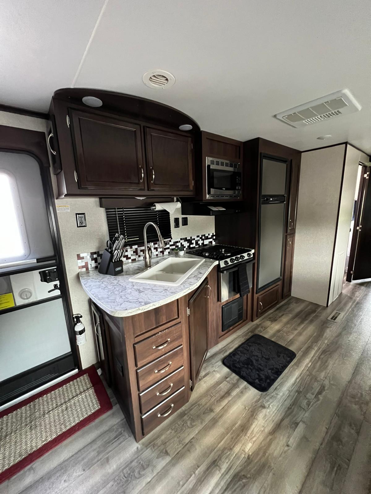 Travel trailer RV Rental 