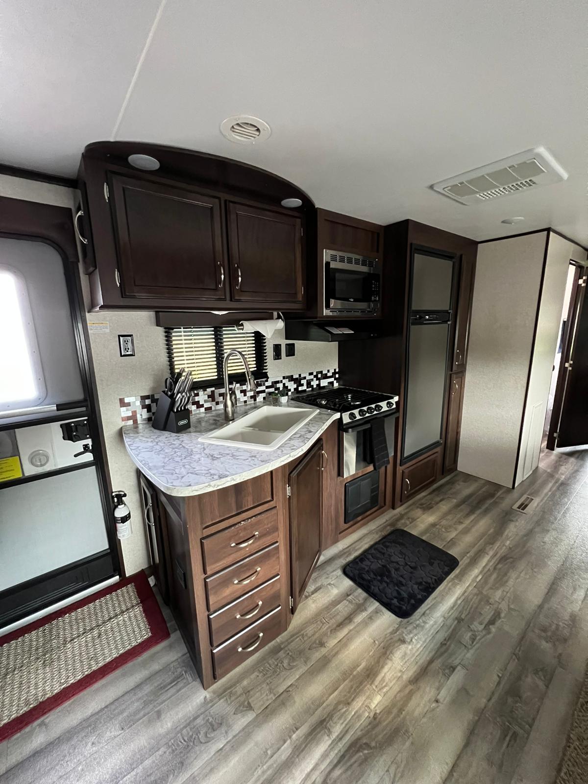 Travel trailer RV Rental 