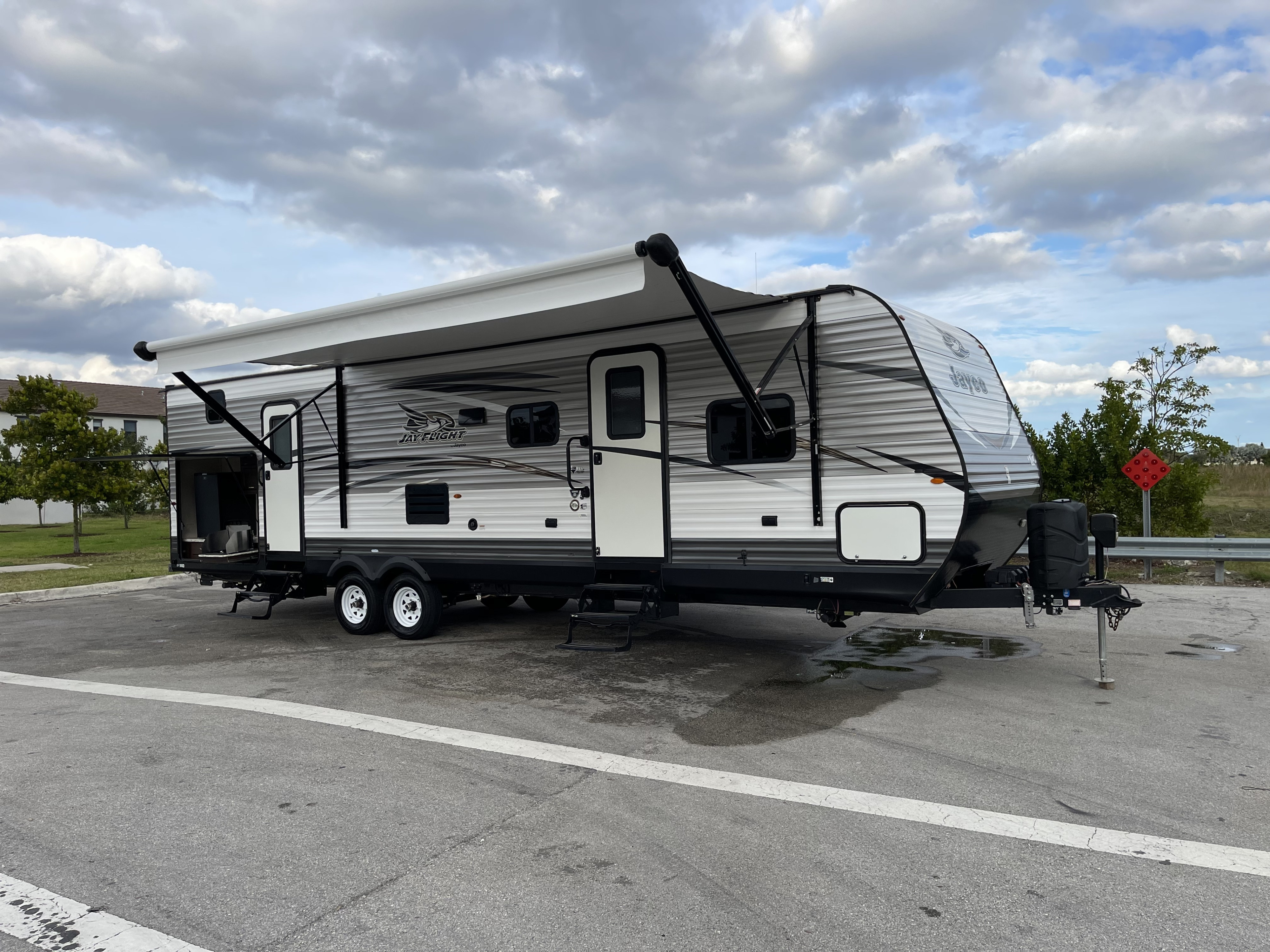 Travel trailer RV Rental 