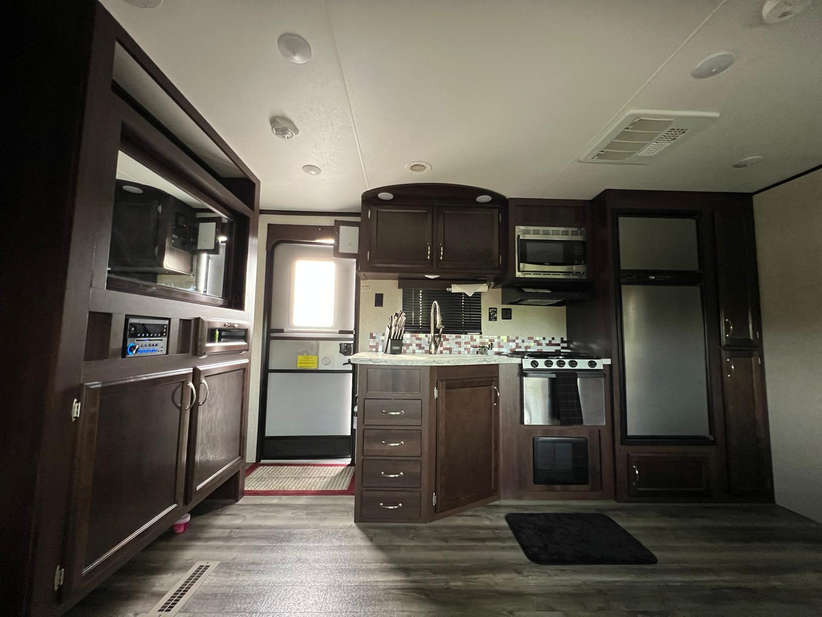 Travel trailer RV Rental 