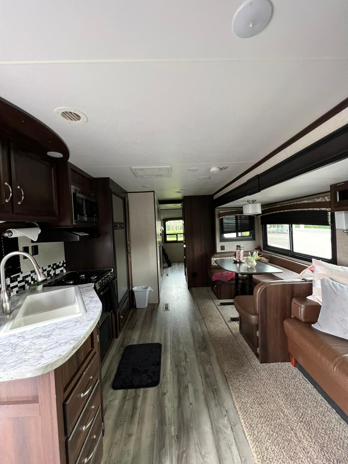 Travel trailer RV Rental 