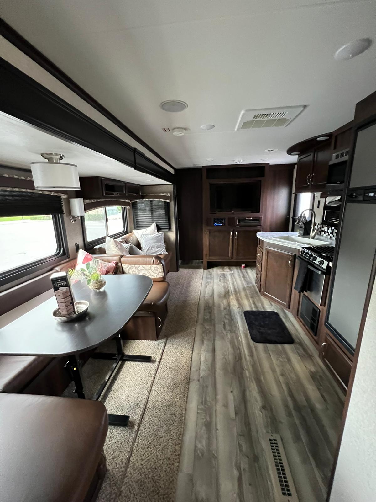 Travel trailer RV Rental 