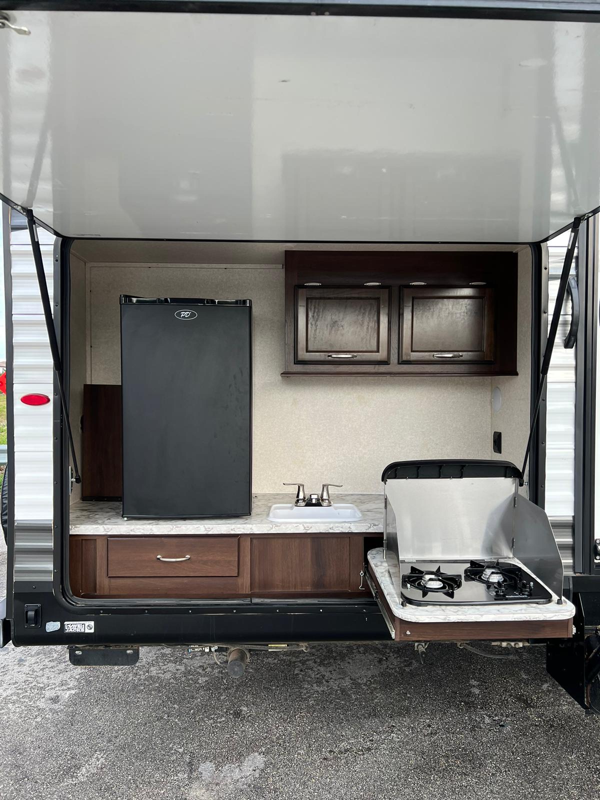 Travel trailer RV Rental 