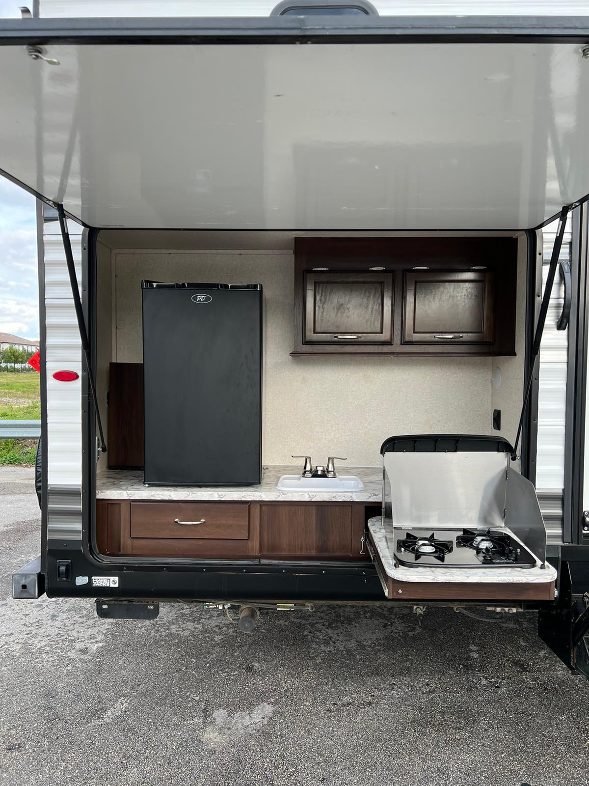 Travel trailer RV Rental 