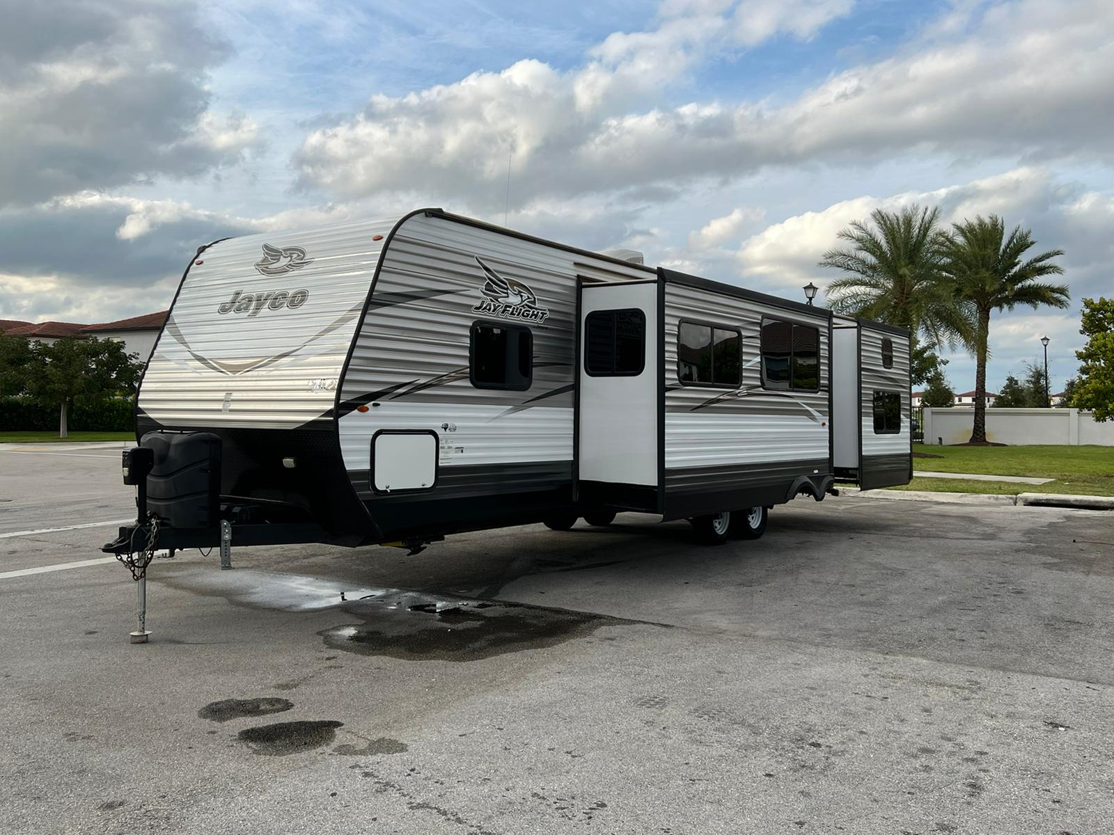 Travel trailer RV Rental 