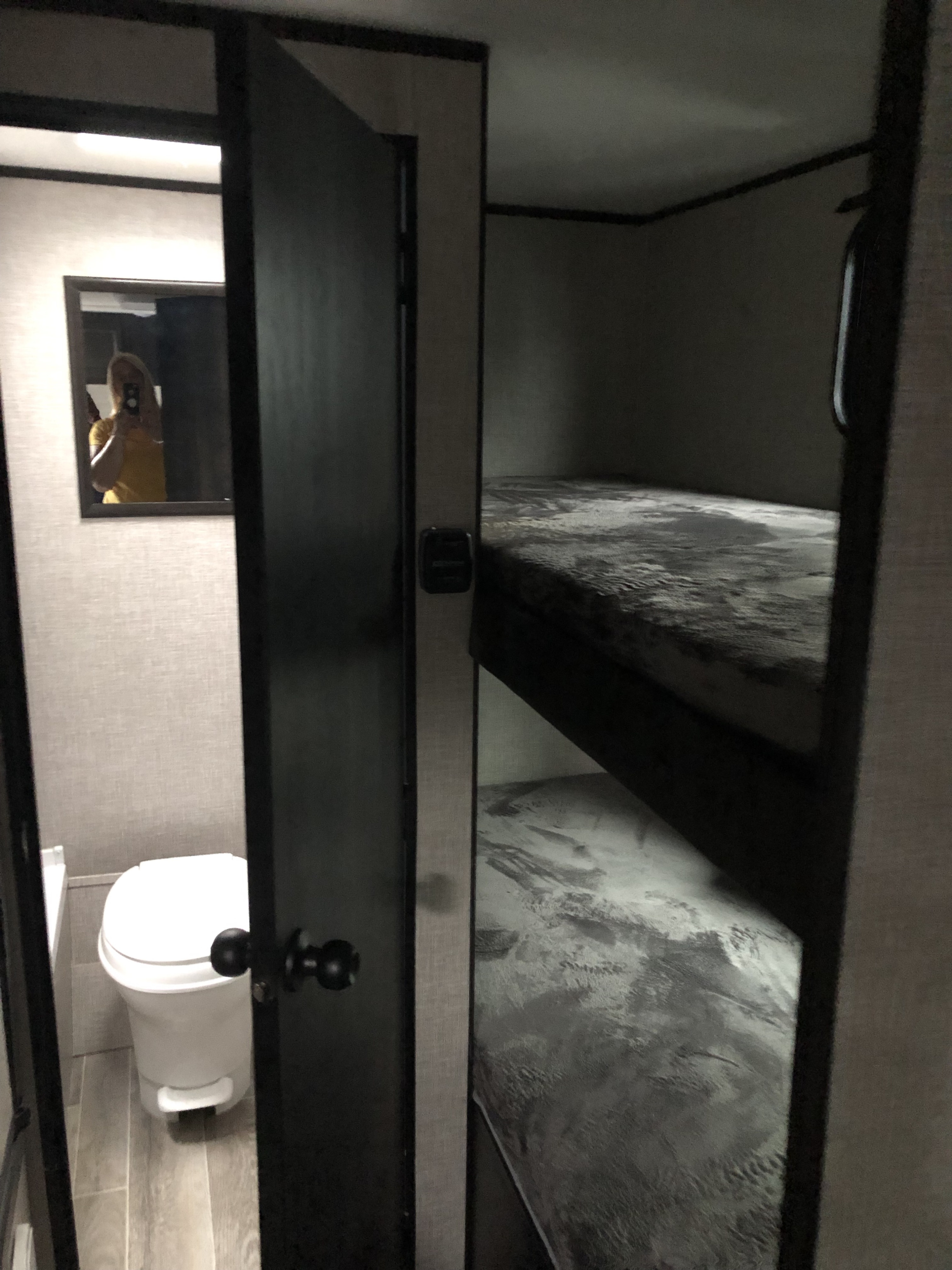 Twin size bunk beds. Each has a window. Bedding is supplied. Bring your own pillows and enjoy.. Jayco Jayflight SLX 2022