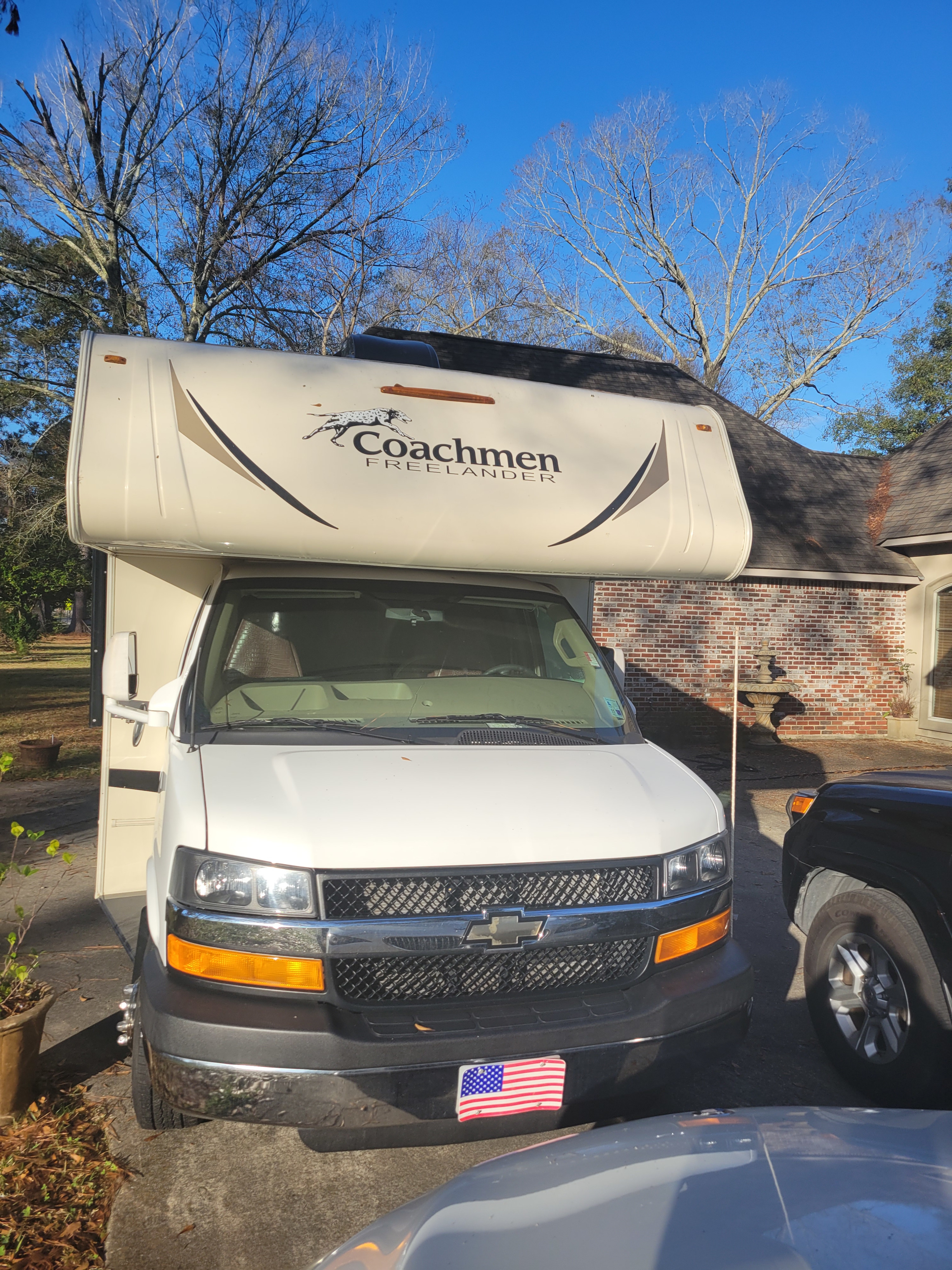 2017 Coachmen Freelander 27 QB