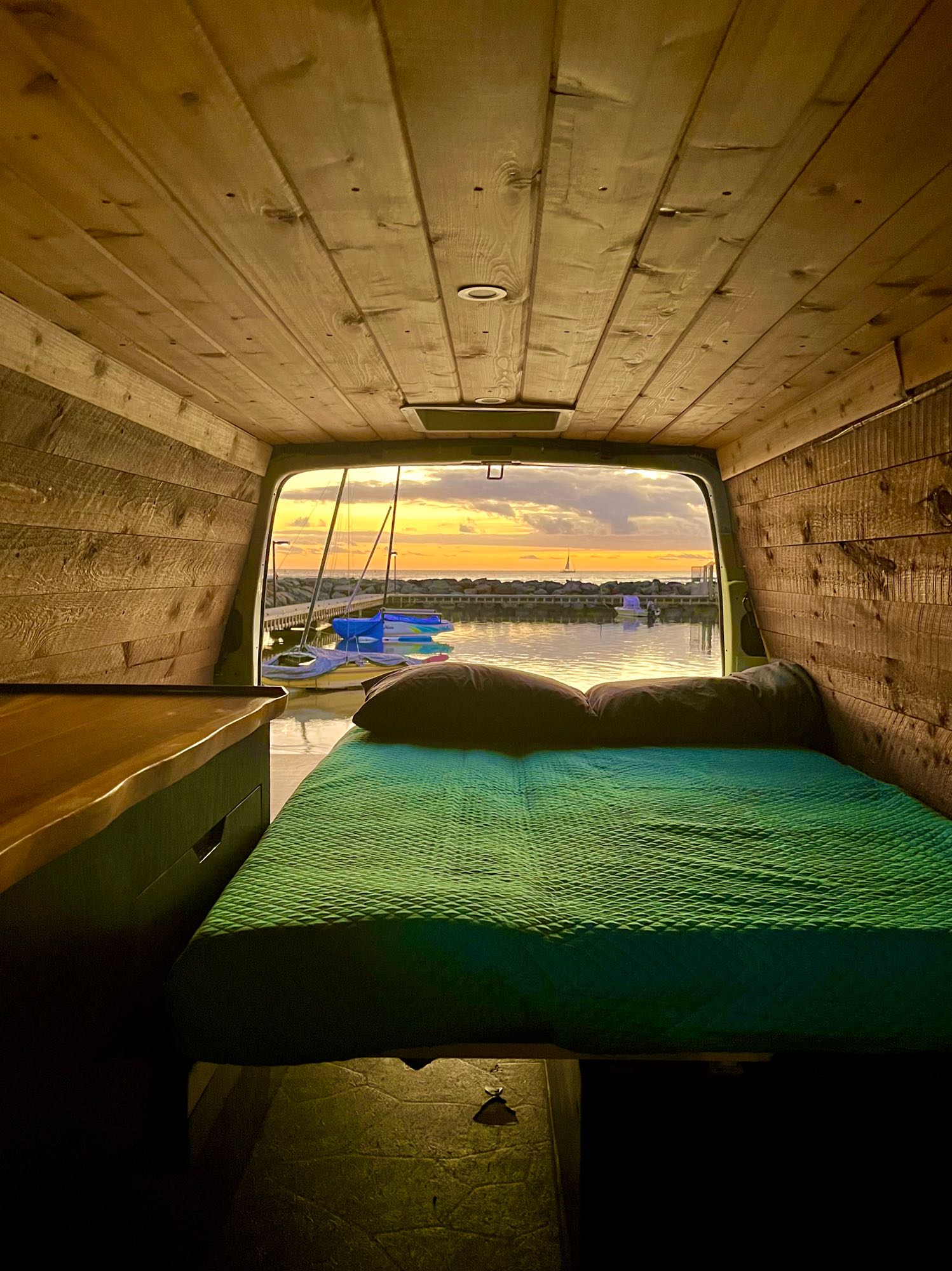 CAMPER VAN - Chevy Express - home is where you park it