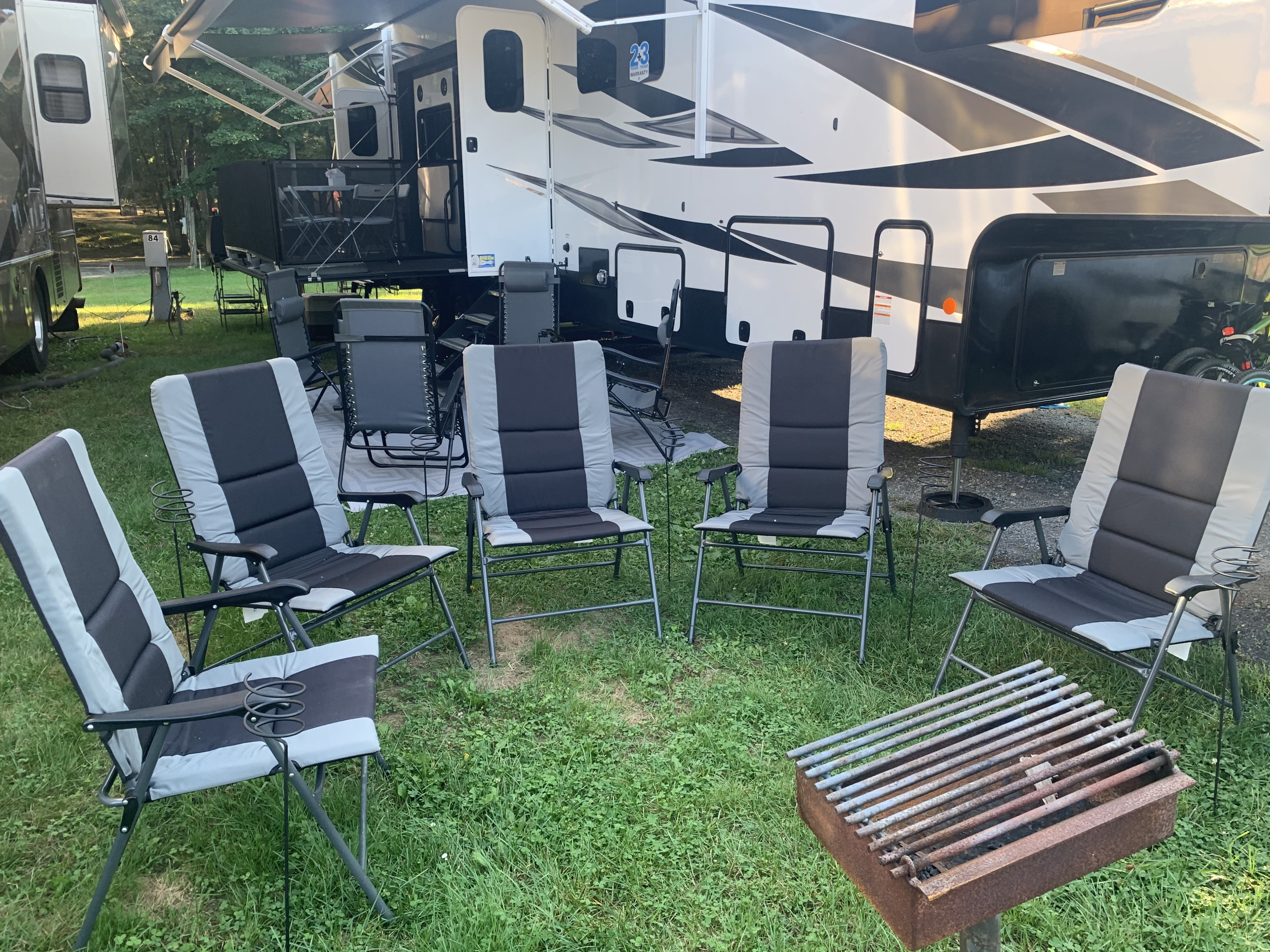 Fifth-wheel RV Rental 