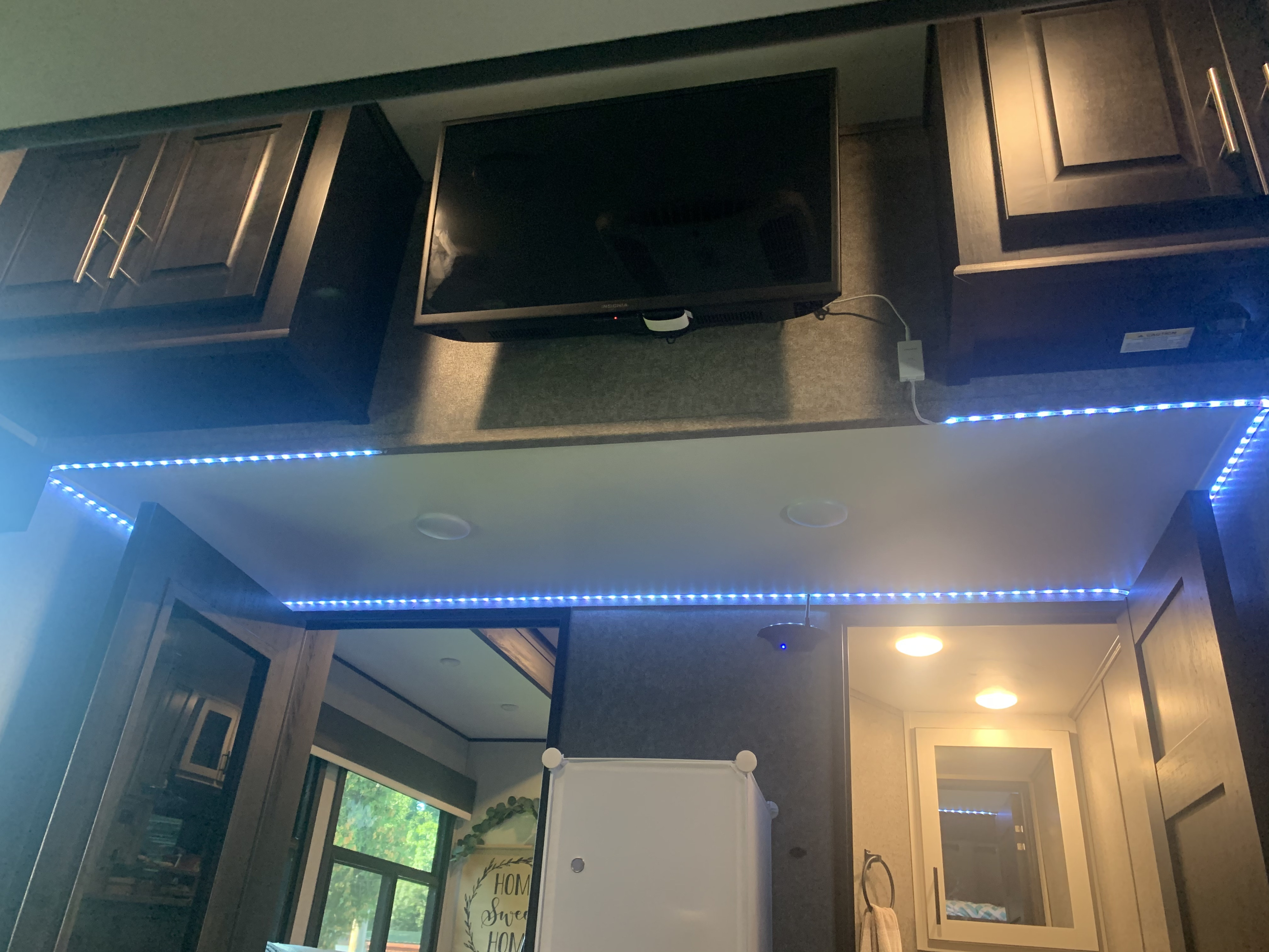 Fifth-wheel RV Rental 