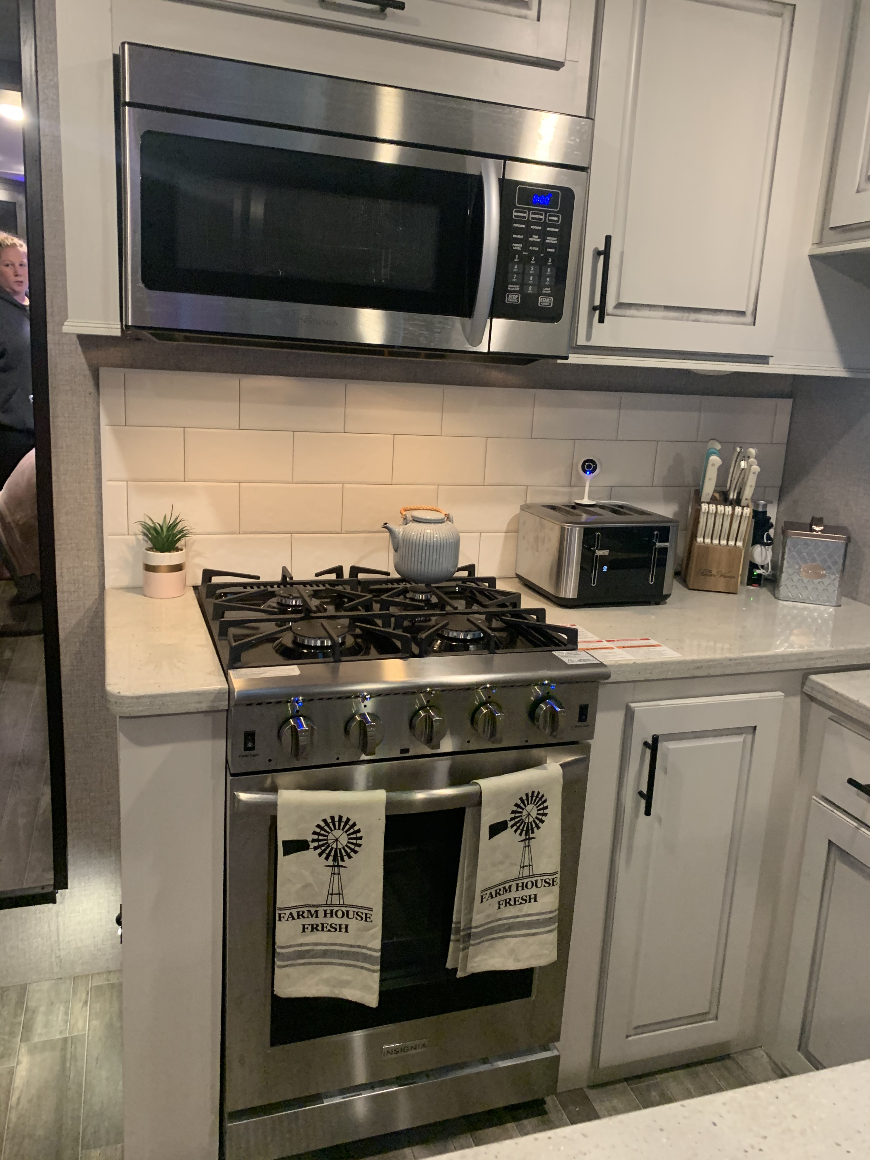 Fifth-wheel RV Rental 