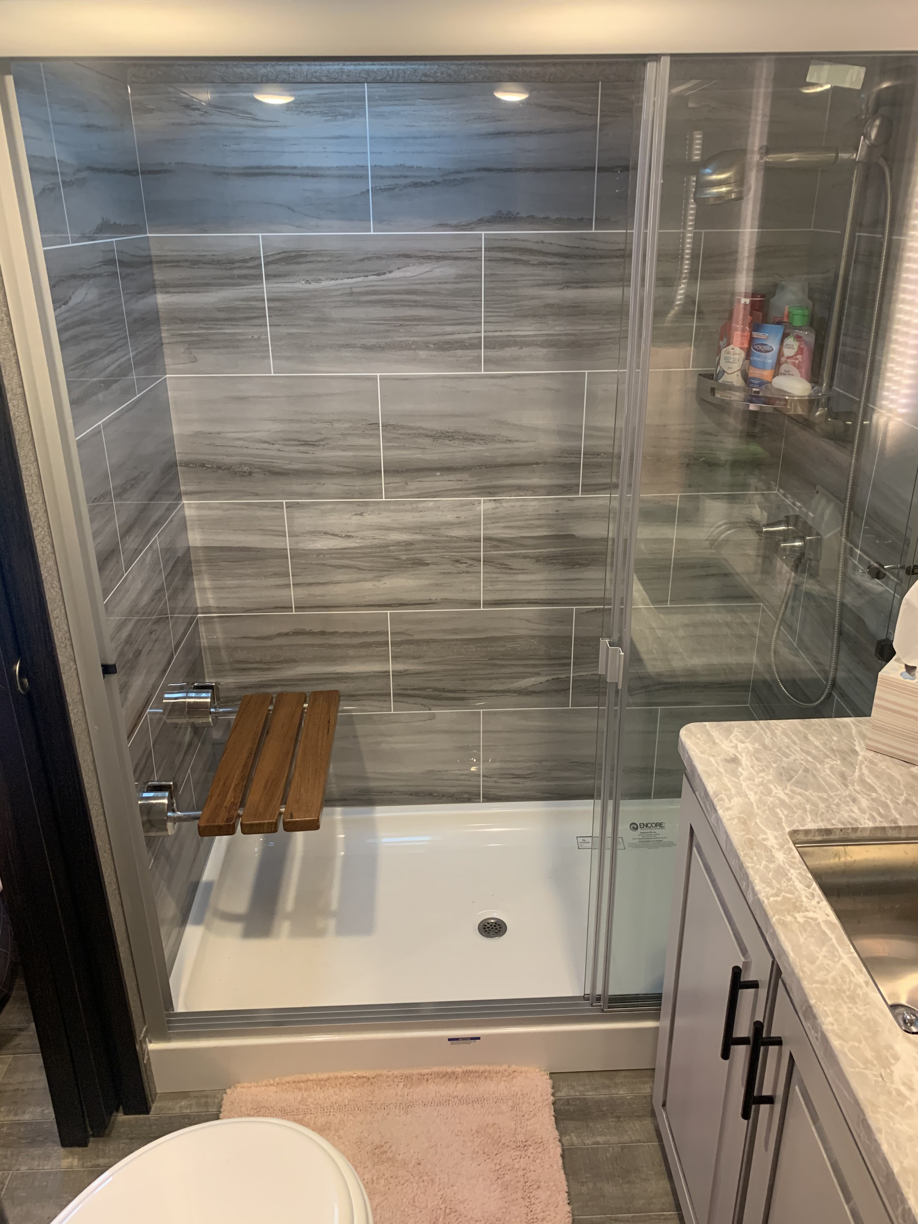 Fifth-wheel RV Rental 