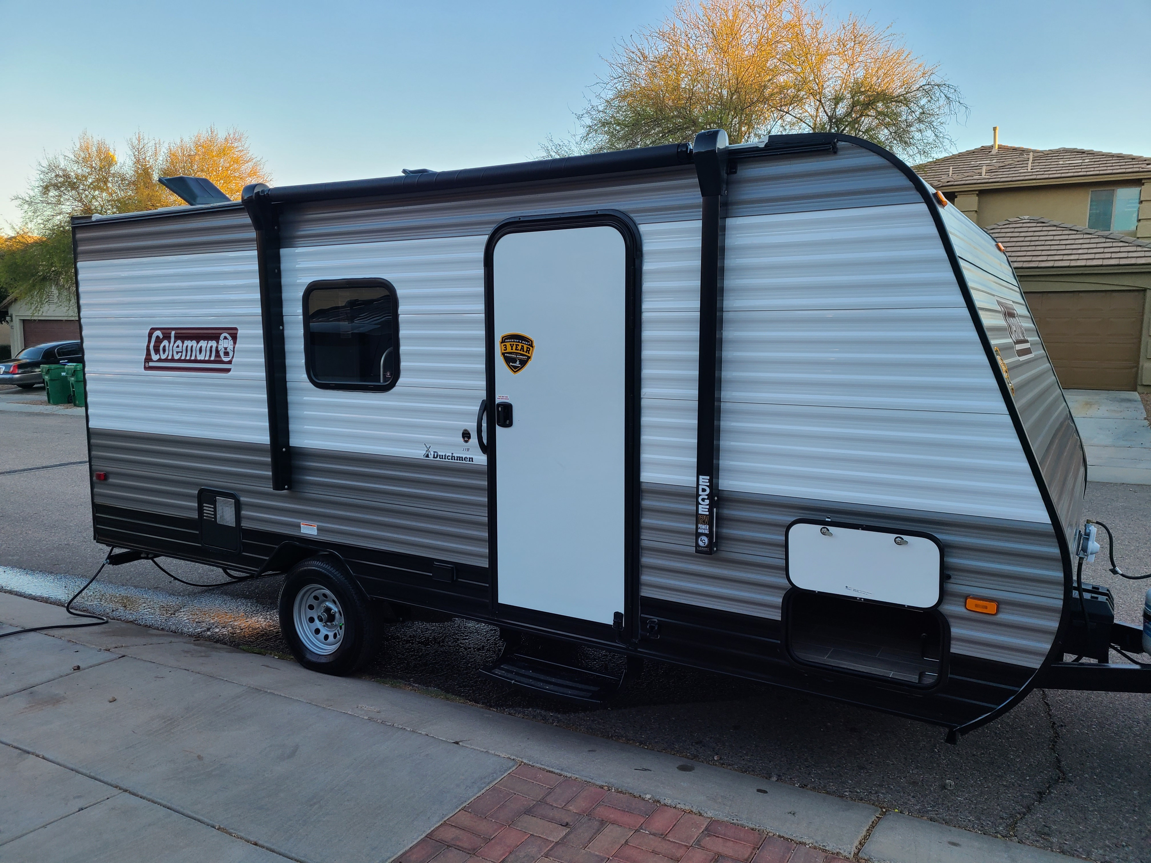 2022 Dutchmen Coleman Lantern LT perfect lightweight trailer