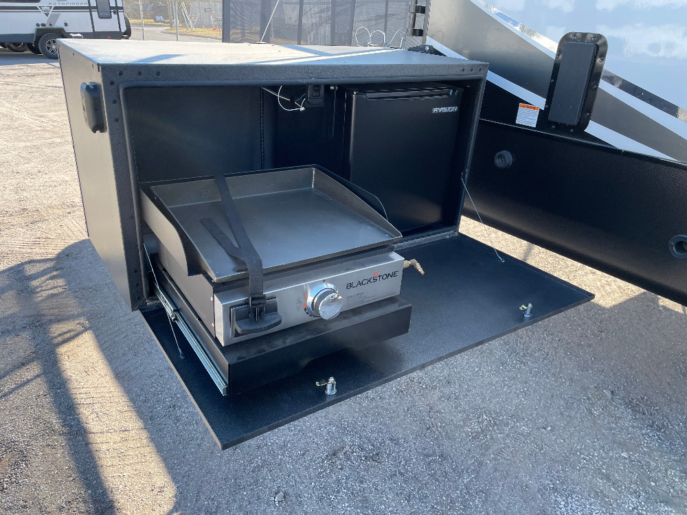 Fifth-wheel RV Rental 