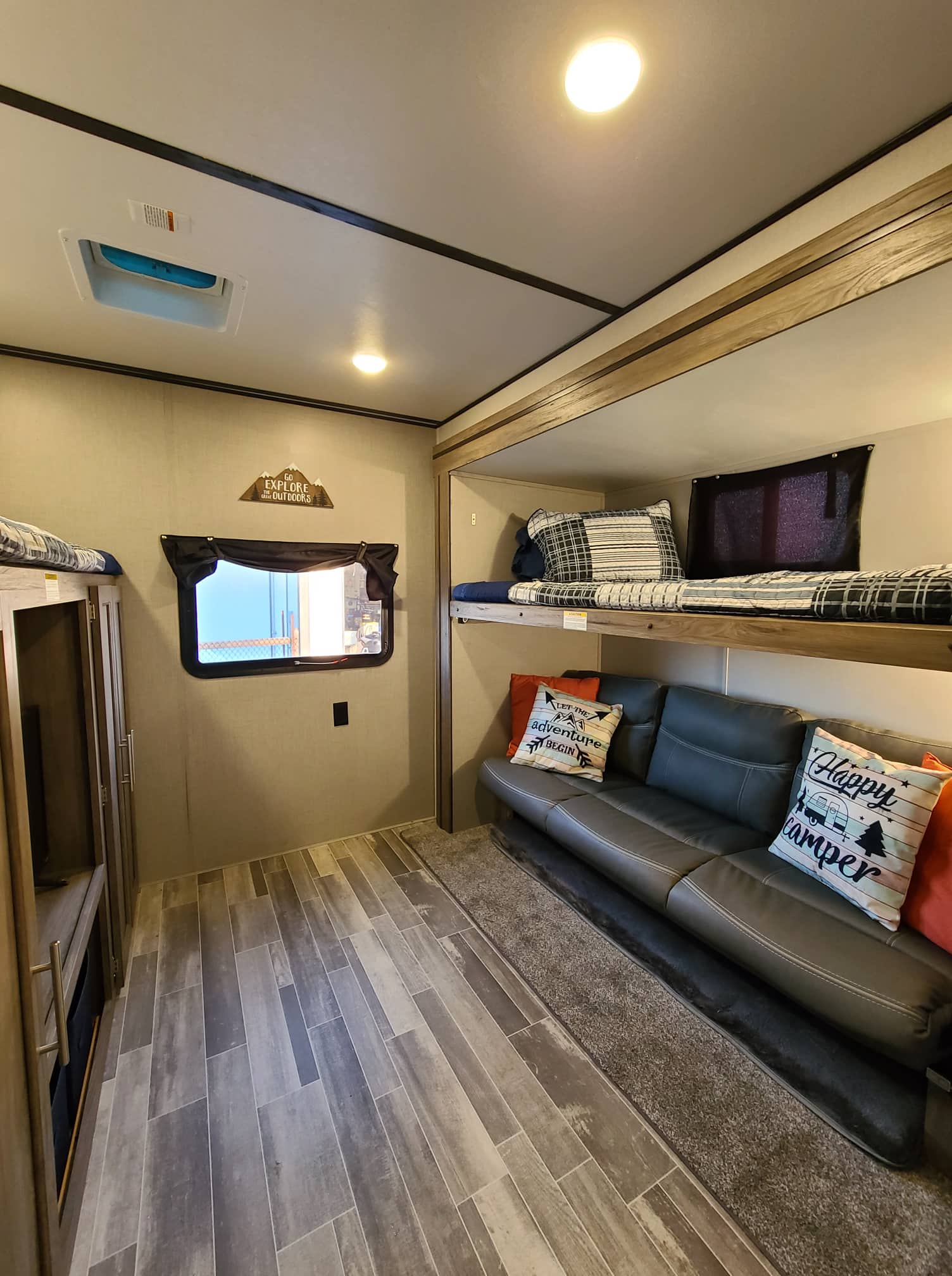 Crossroads RV Zinger 2021