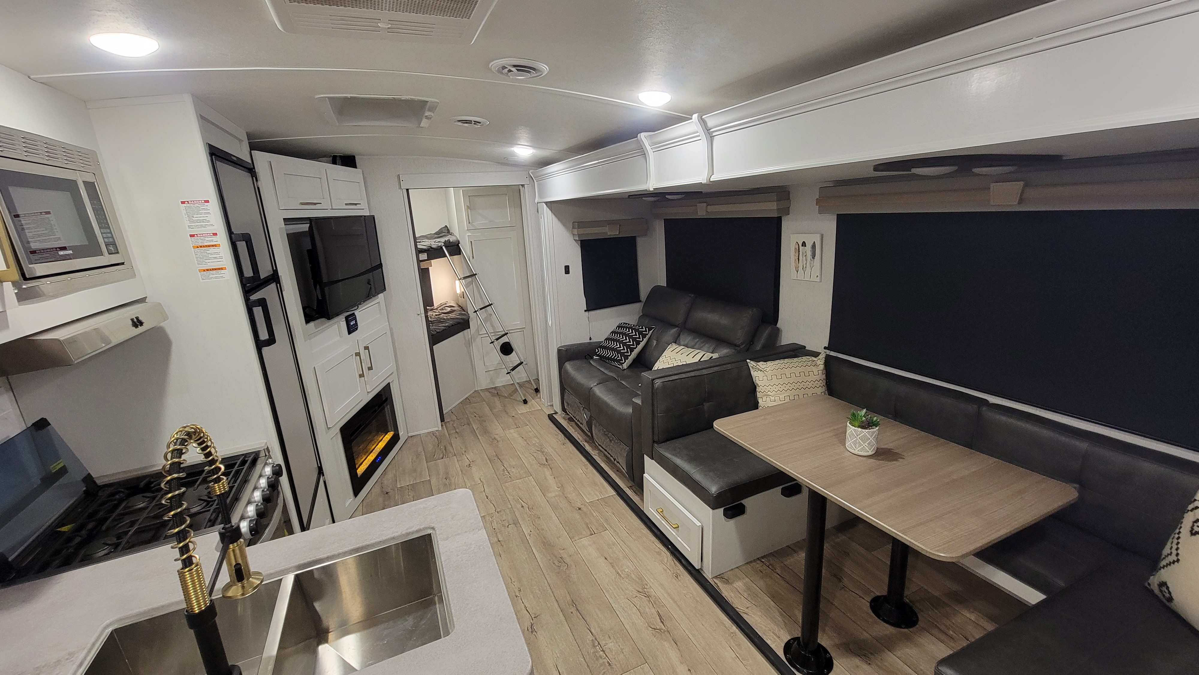 Travel trailer RV Rental 