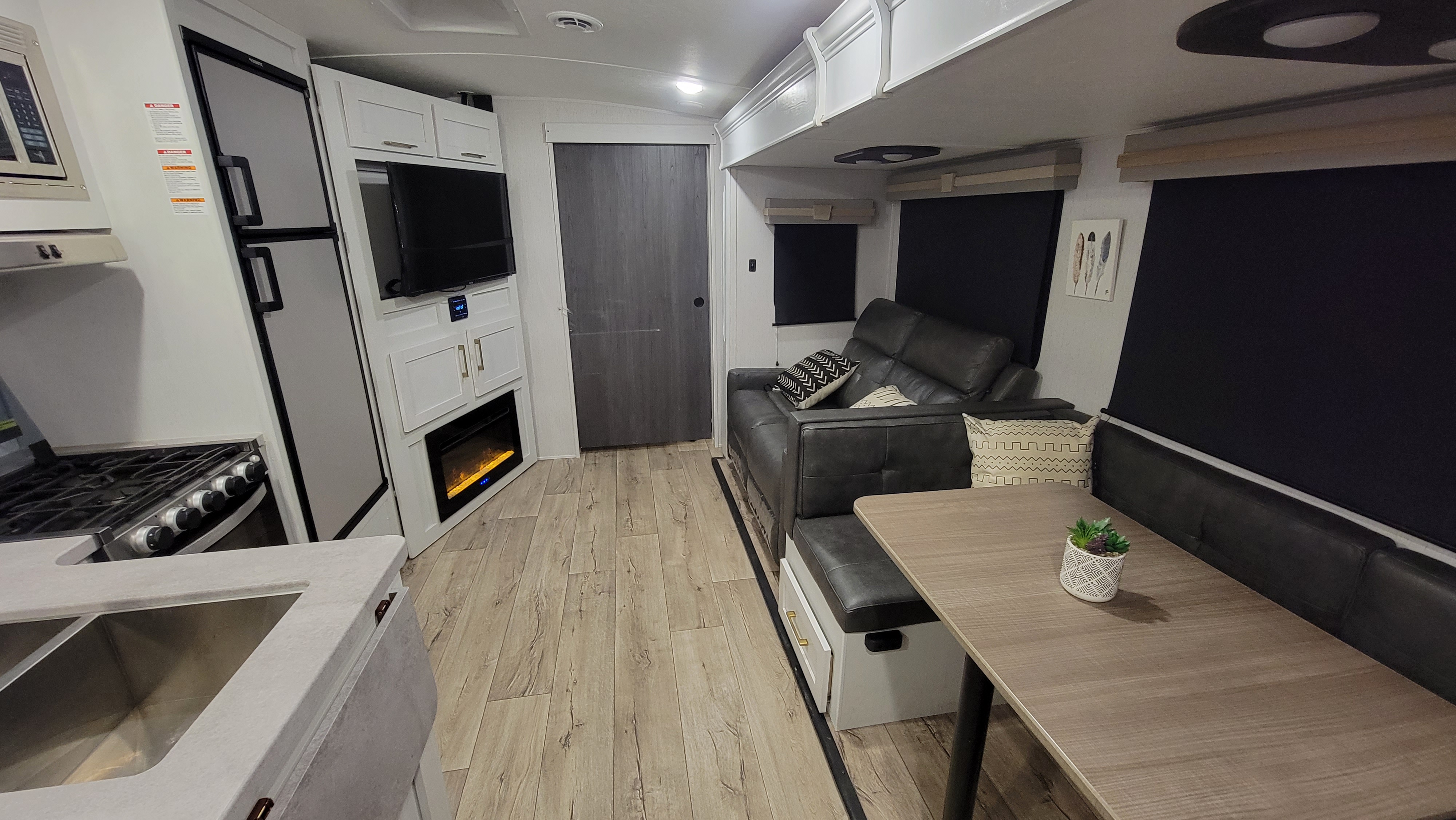 Travel trailer RV Rental 