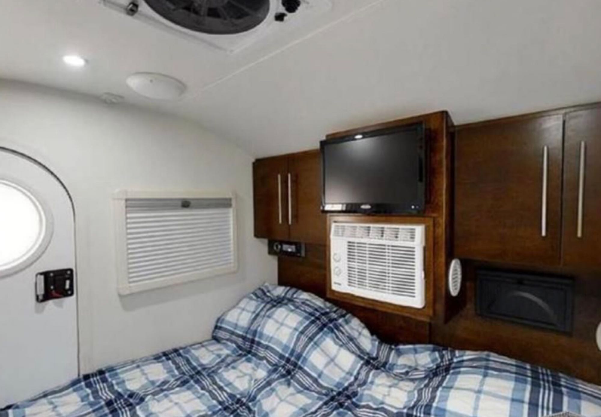 Travel trailer RV Rental 