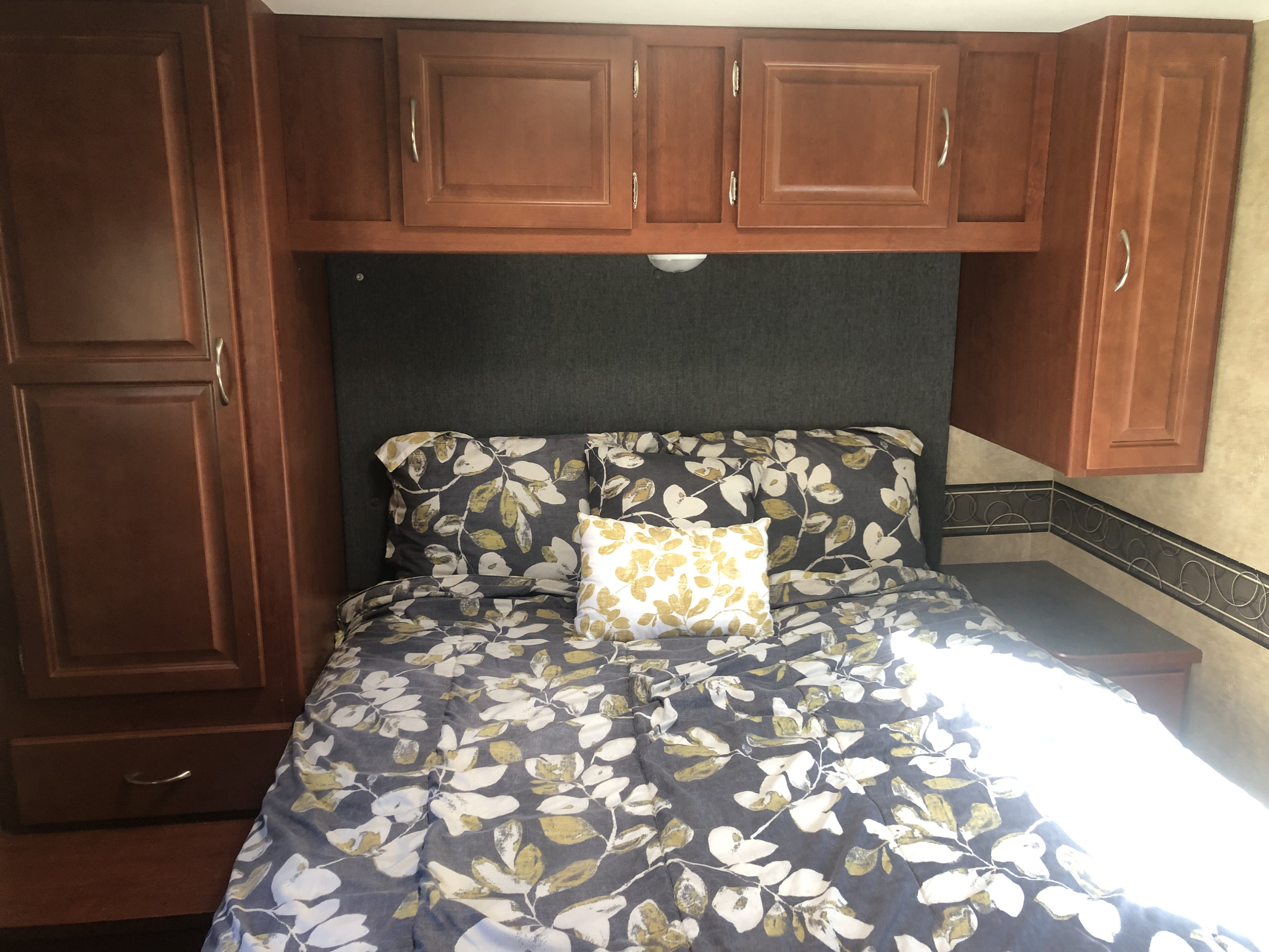 After a long day of adventure and mini wins...time to recharge.. Winnebago Minnie Winnie 2015