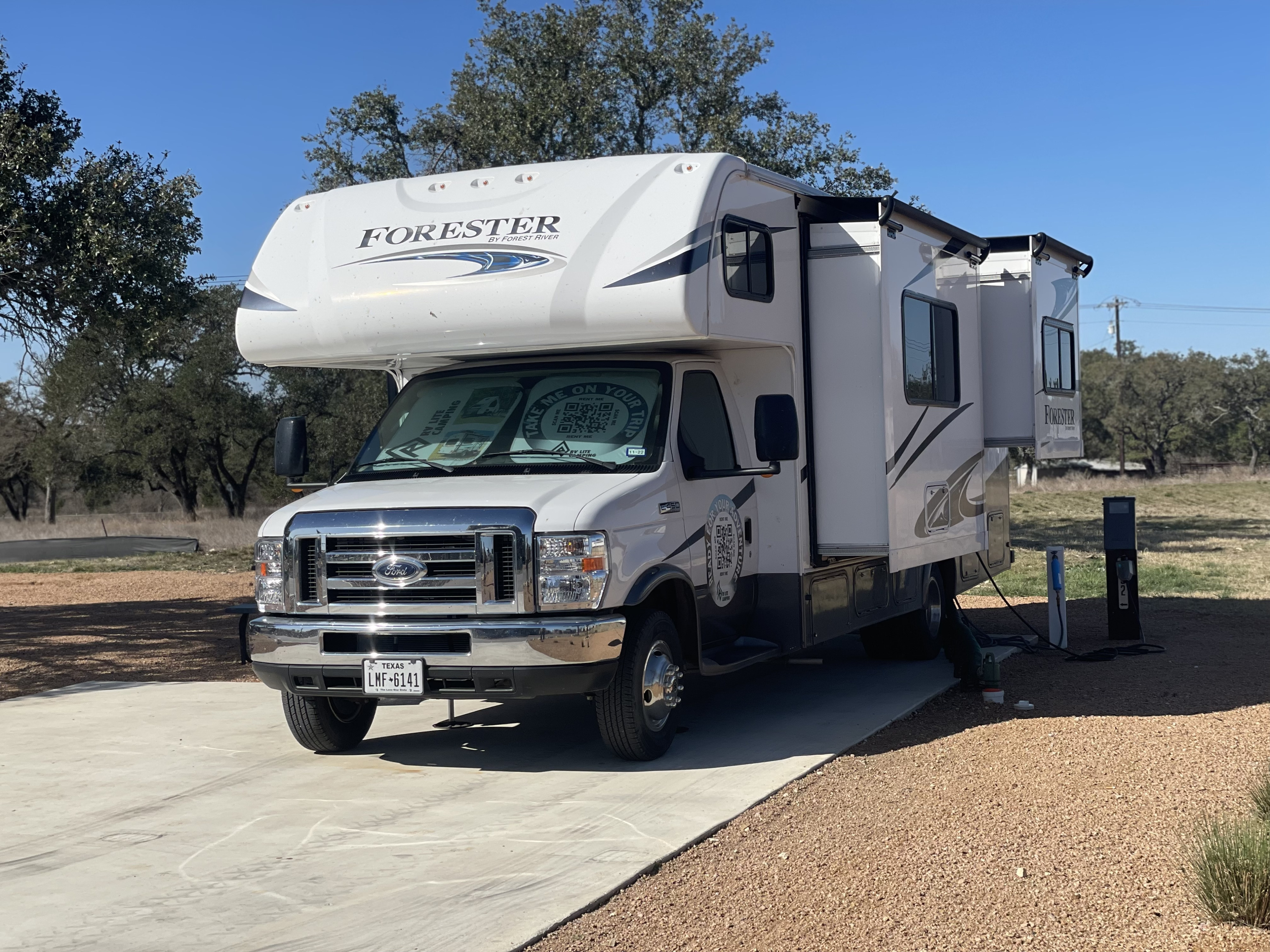 Full Moon / Luna llena Luxury motorhome