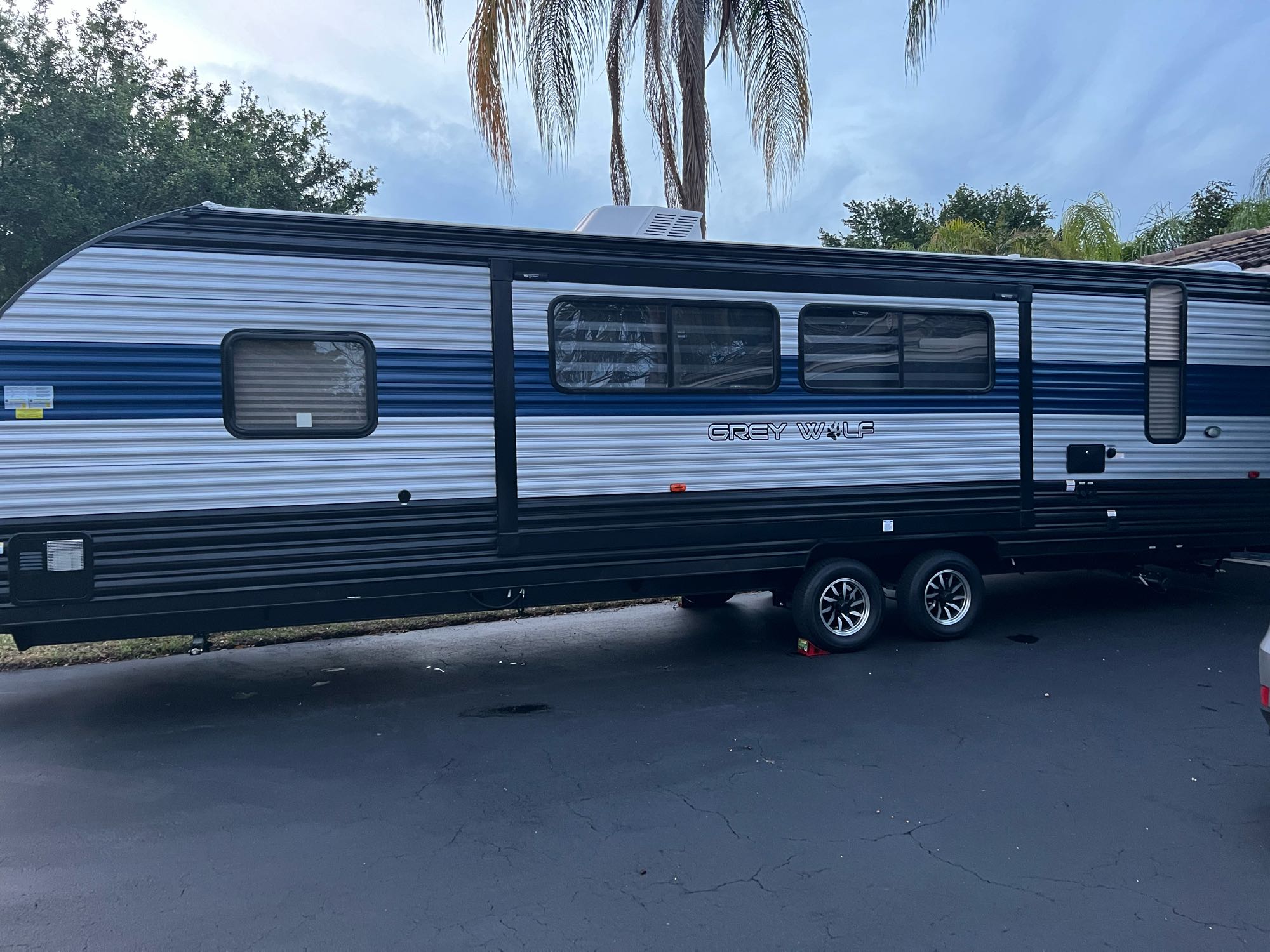 Wolf Den Adventures - 2022 Grey Wolf Limited 33ft.