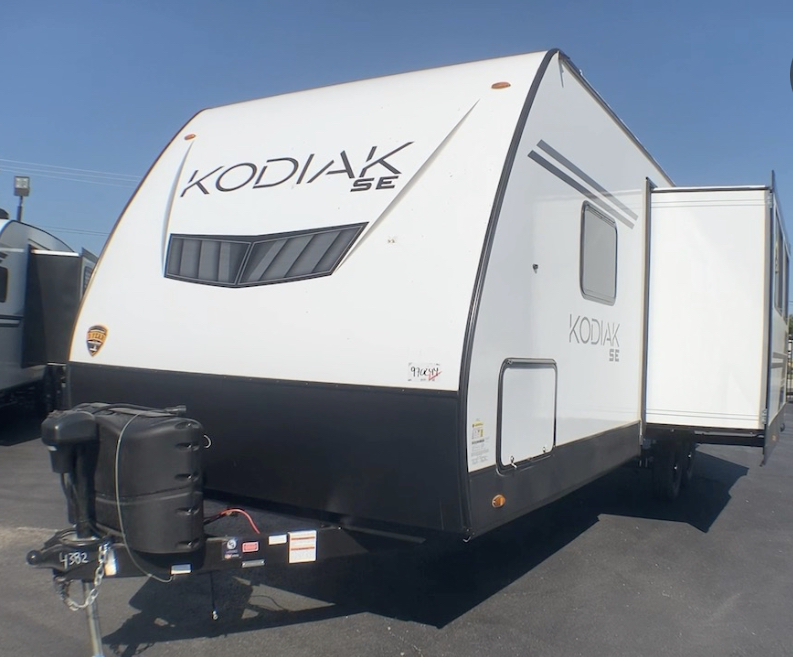 All-Inclusive "Glamper Camper" 2022 Dutchman Kodiak 27ft